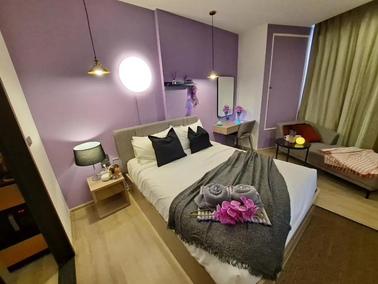 Bed in Edge Central Pattaya by Mickey