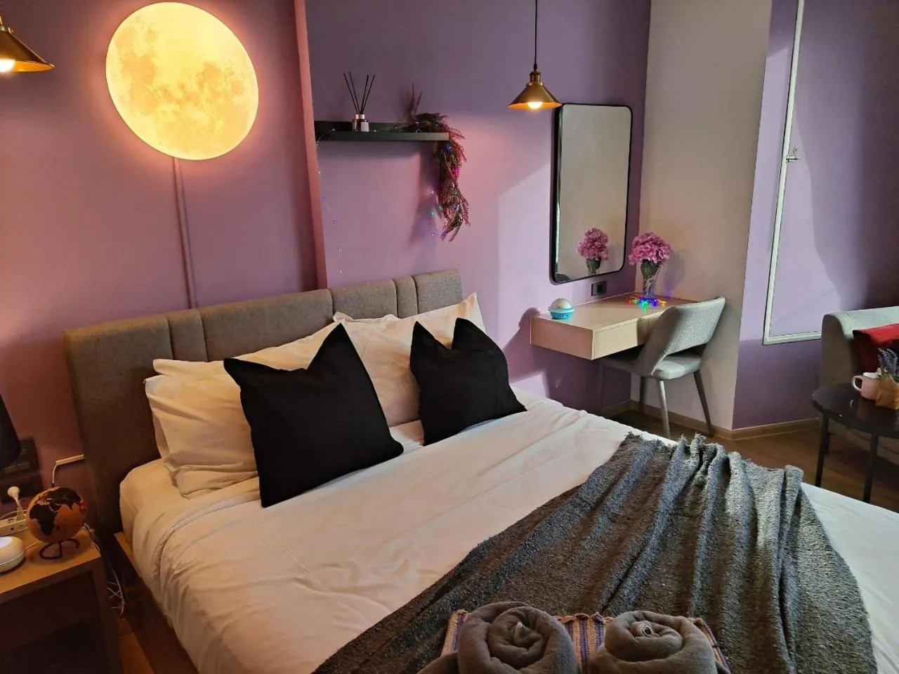 Bed in Edge Central Pattaya by Mickey