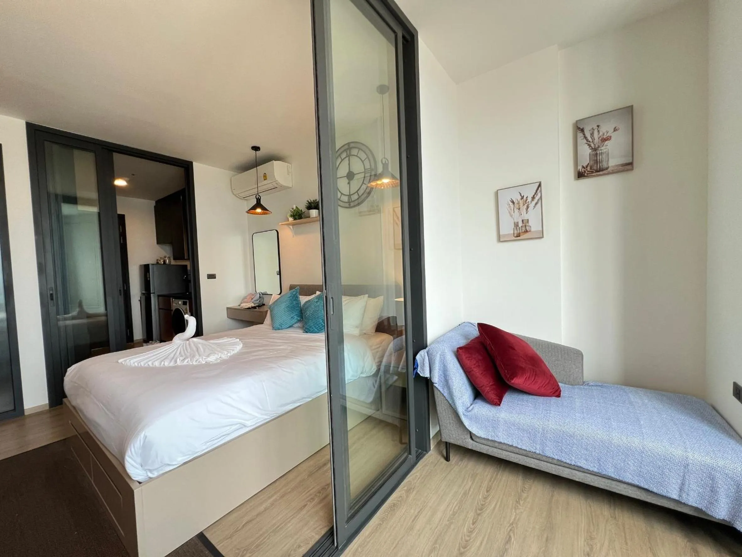 Bed in Edge Central Pattaya by Mickey