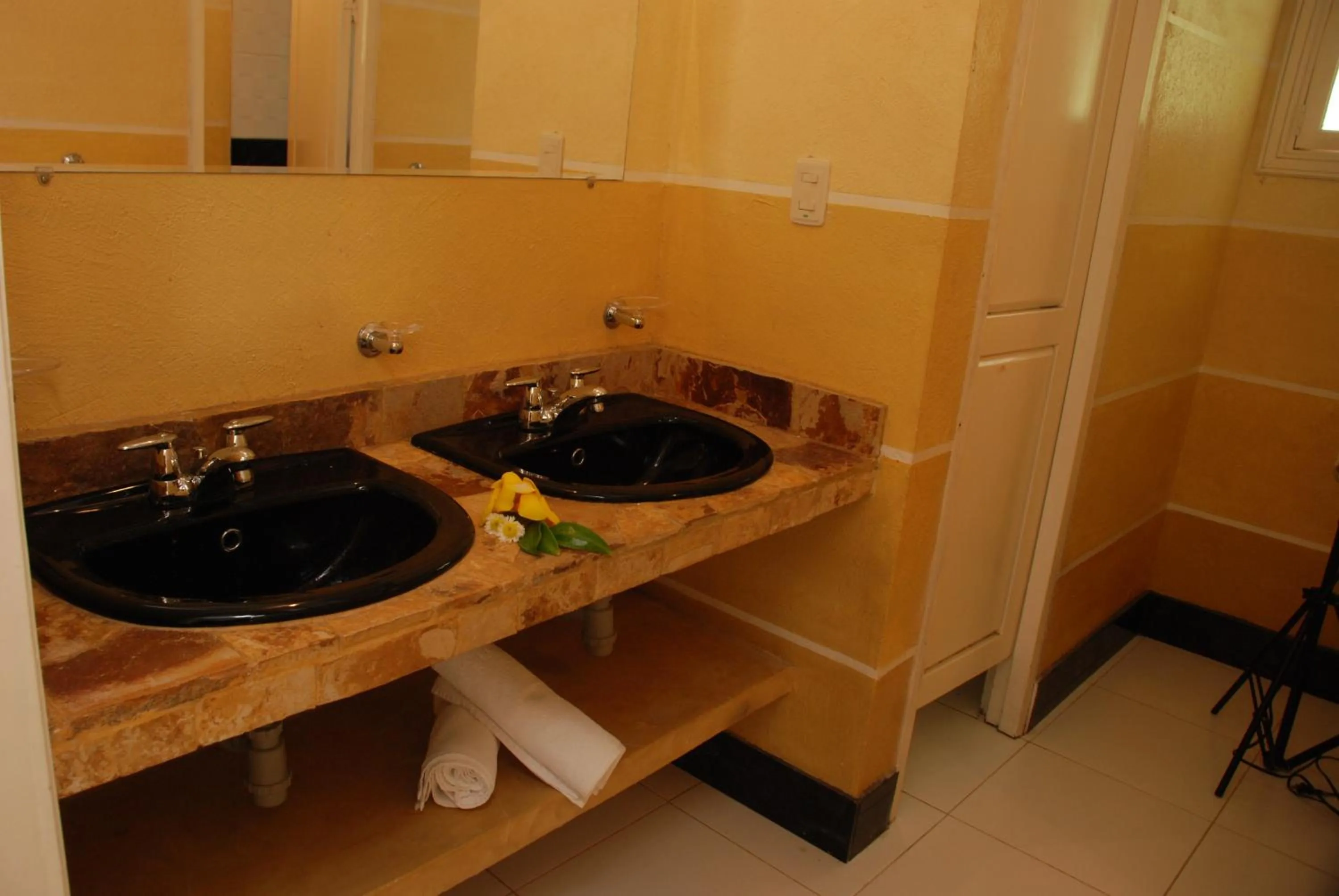 Public Bath in San Agustin Internacional Hotel