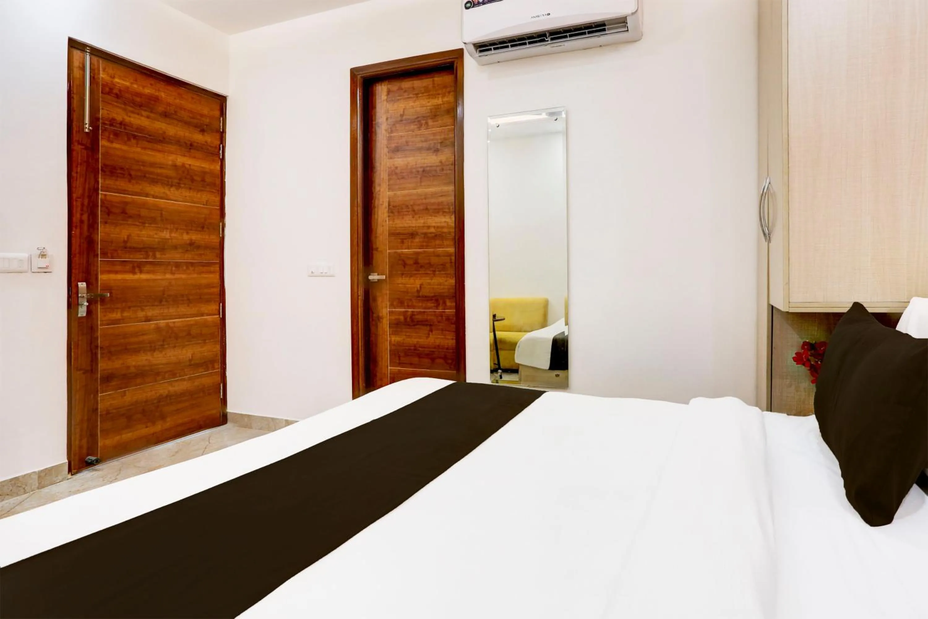 Bedroom, Bed in Super Townhouse Eden Garden Zirakpur