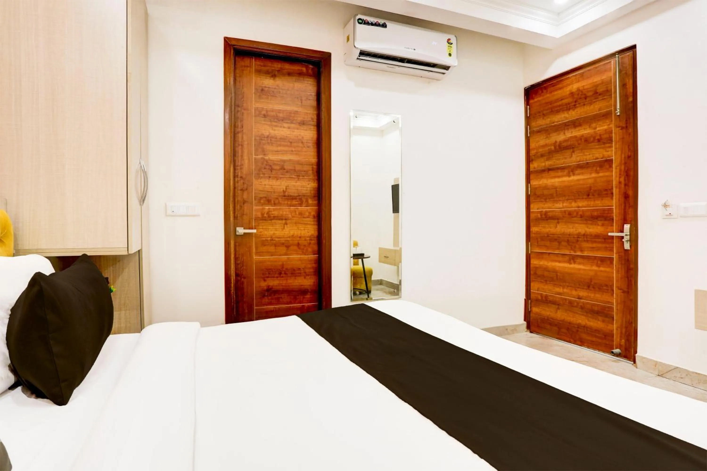 Bedroom, Bed in Super Townhouse Eden Garden Zirakpur