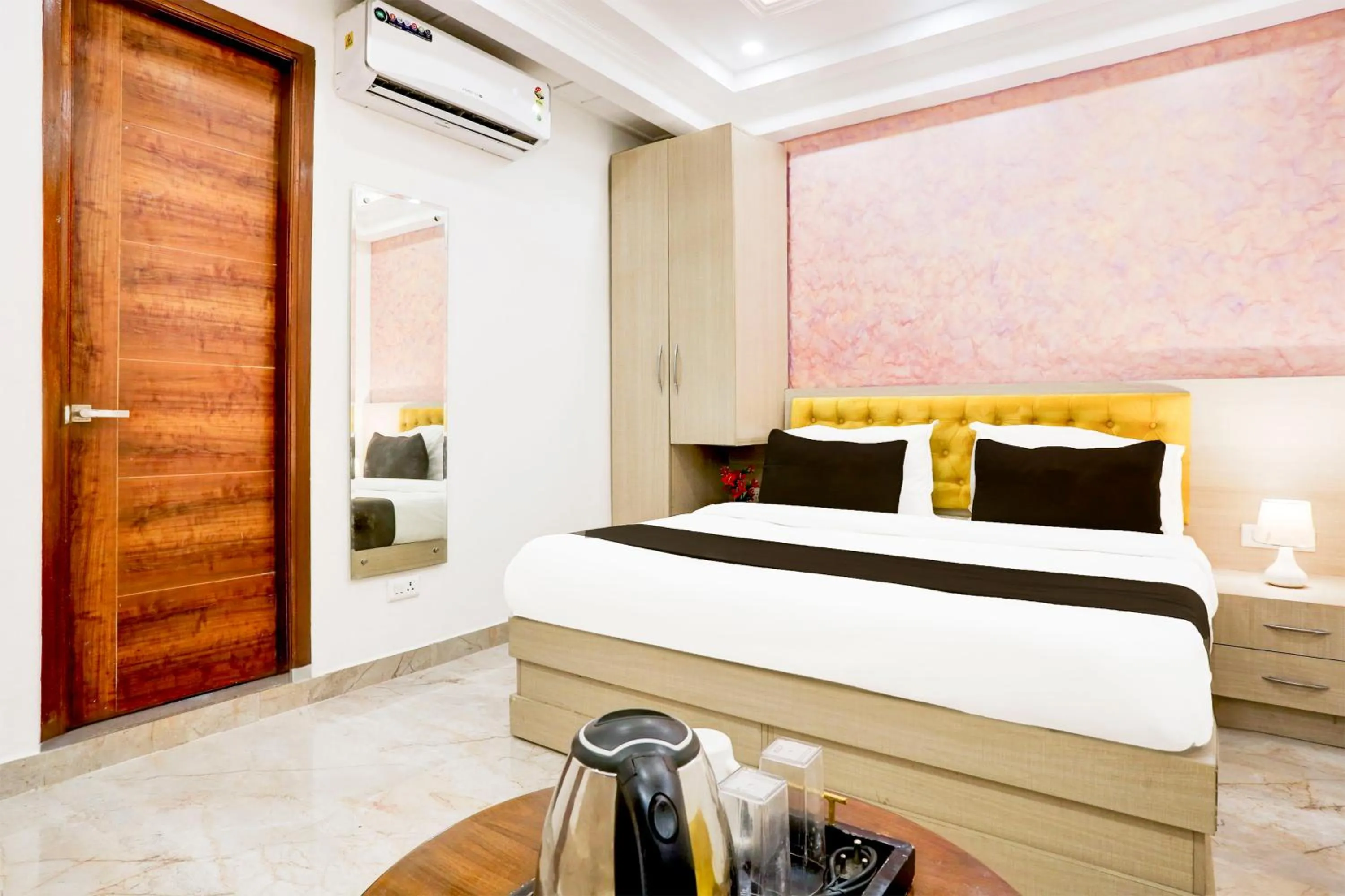 Bedroom, Bed in Super Townhouse Eden Garden Zirakpur