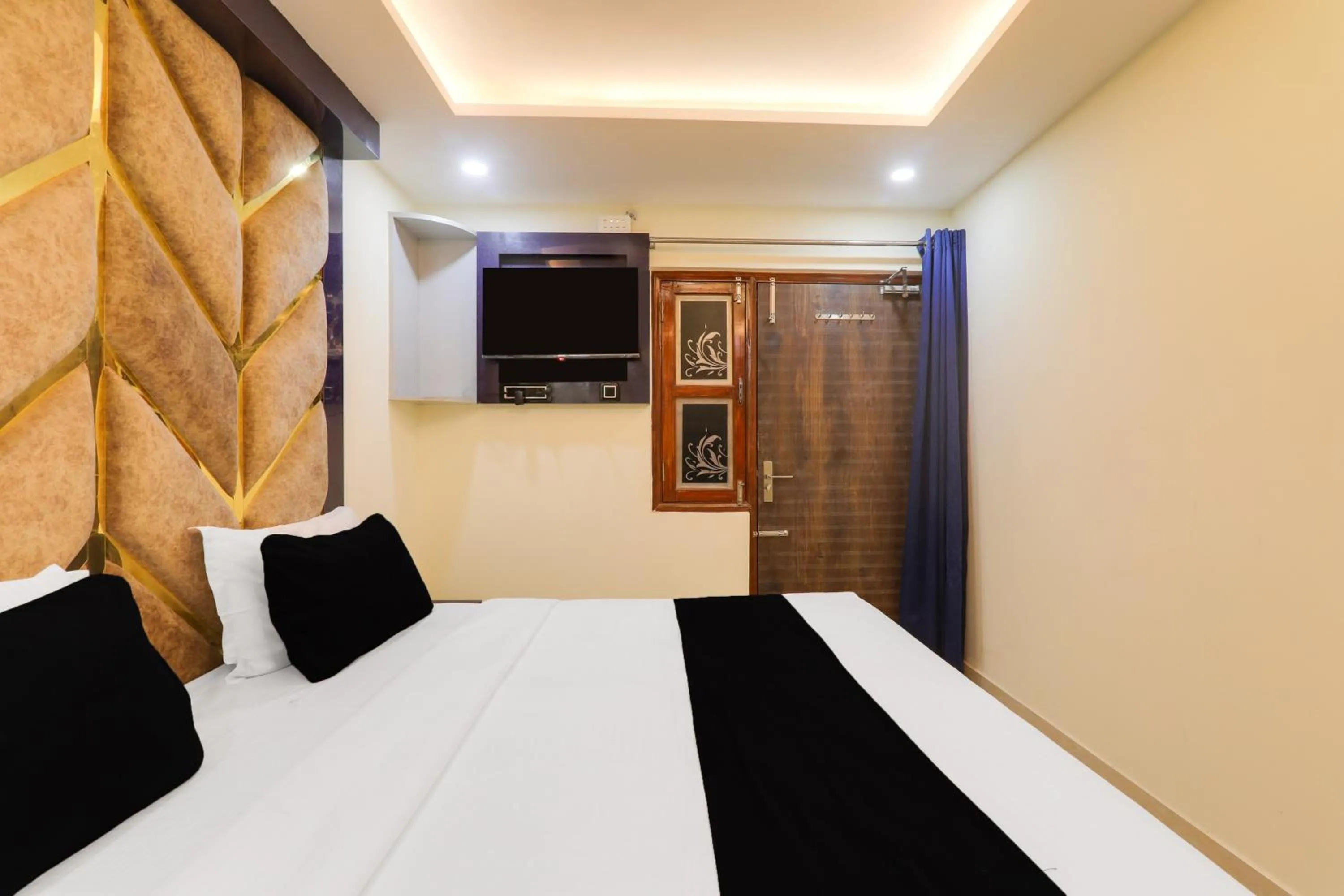 Bedroom, Bed in Hotel O Pragati Guest house