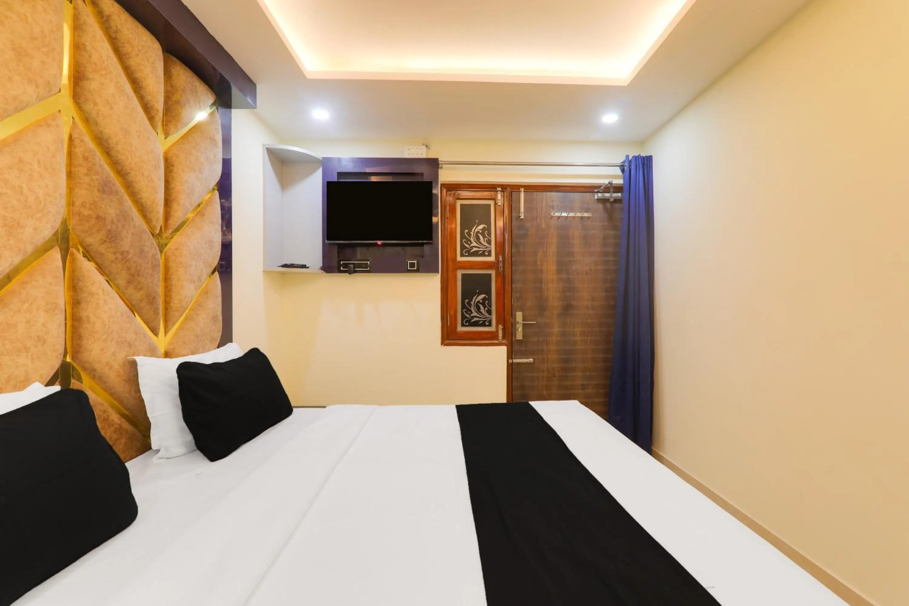 Bedroom, Bed in Hotel O Pragati Guest house