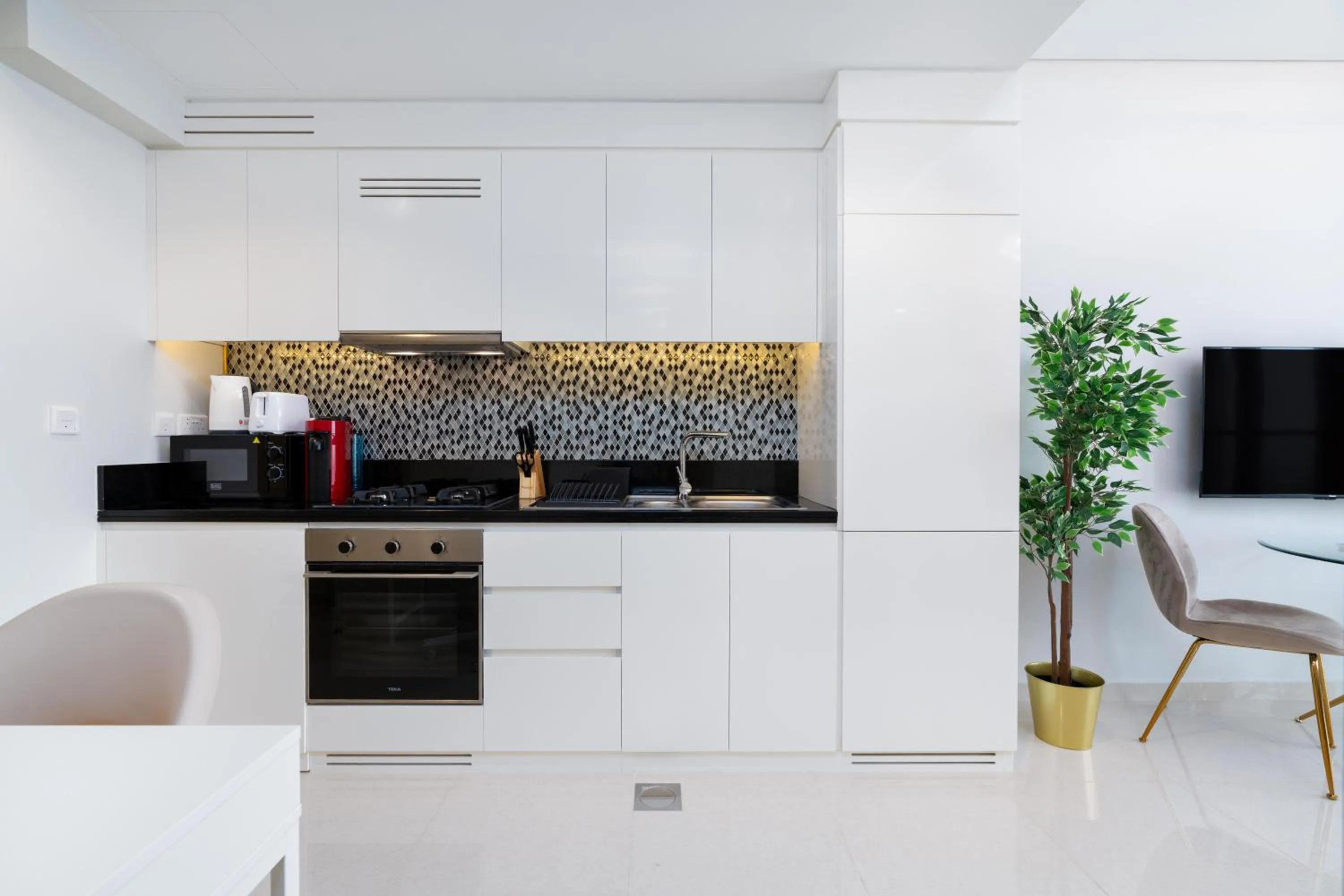 Lux BnB Aykon Tower I Skyline Canal Views