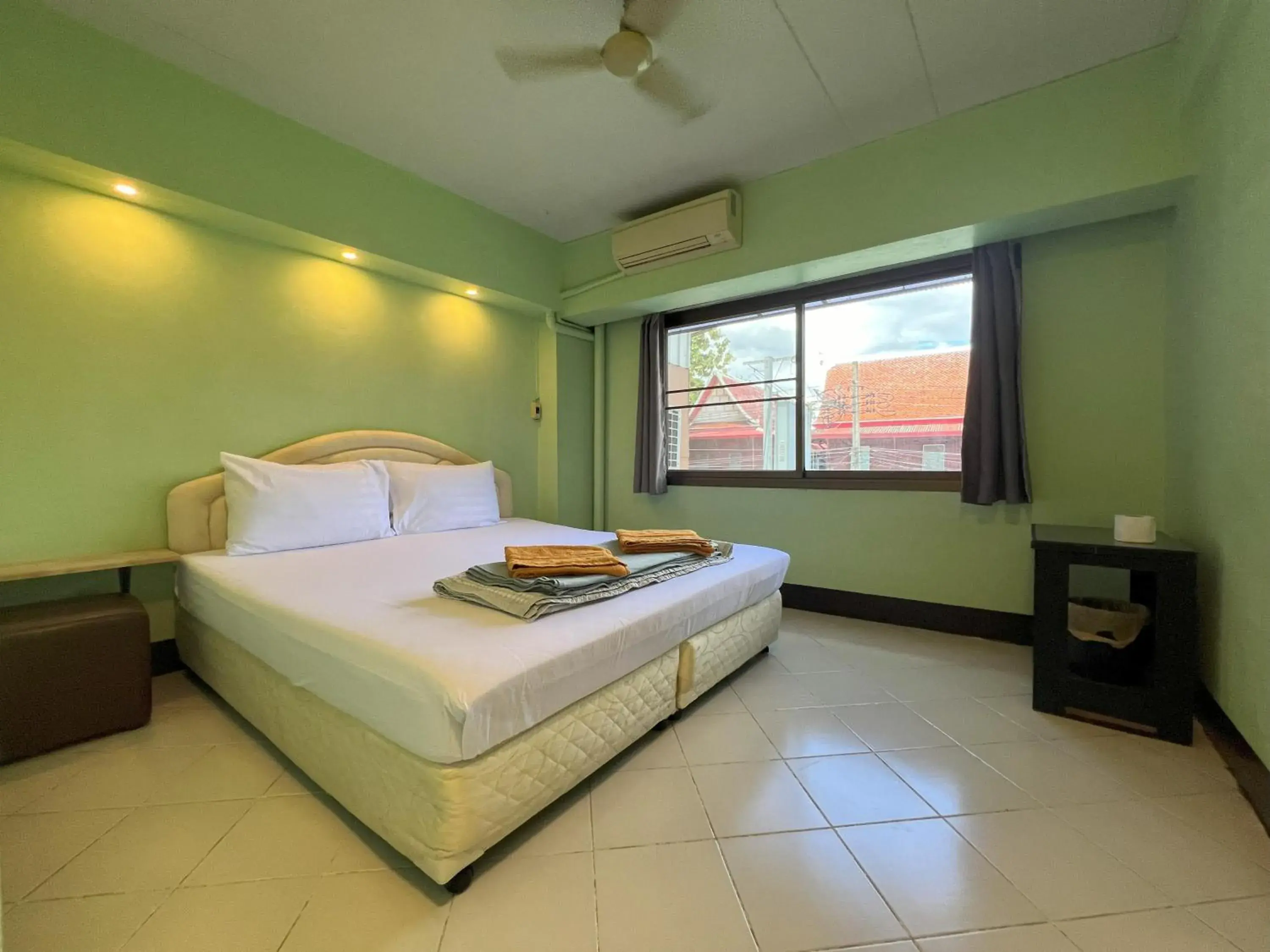 Double Room with Private Bathroom in Bella Bella House Double Room with Private Bathroom in Bella Bella House