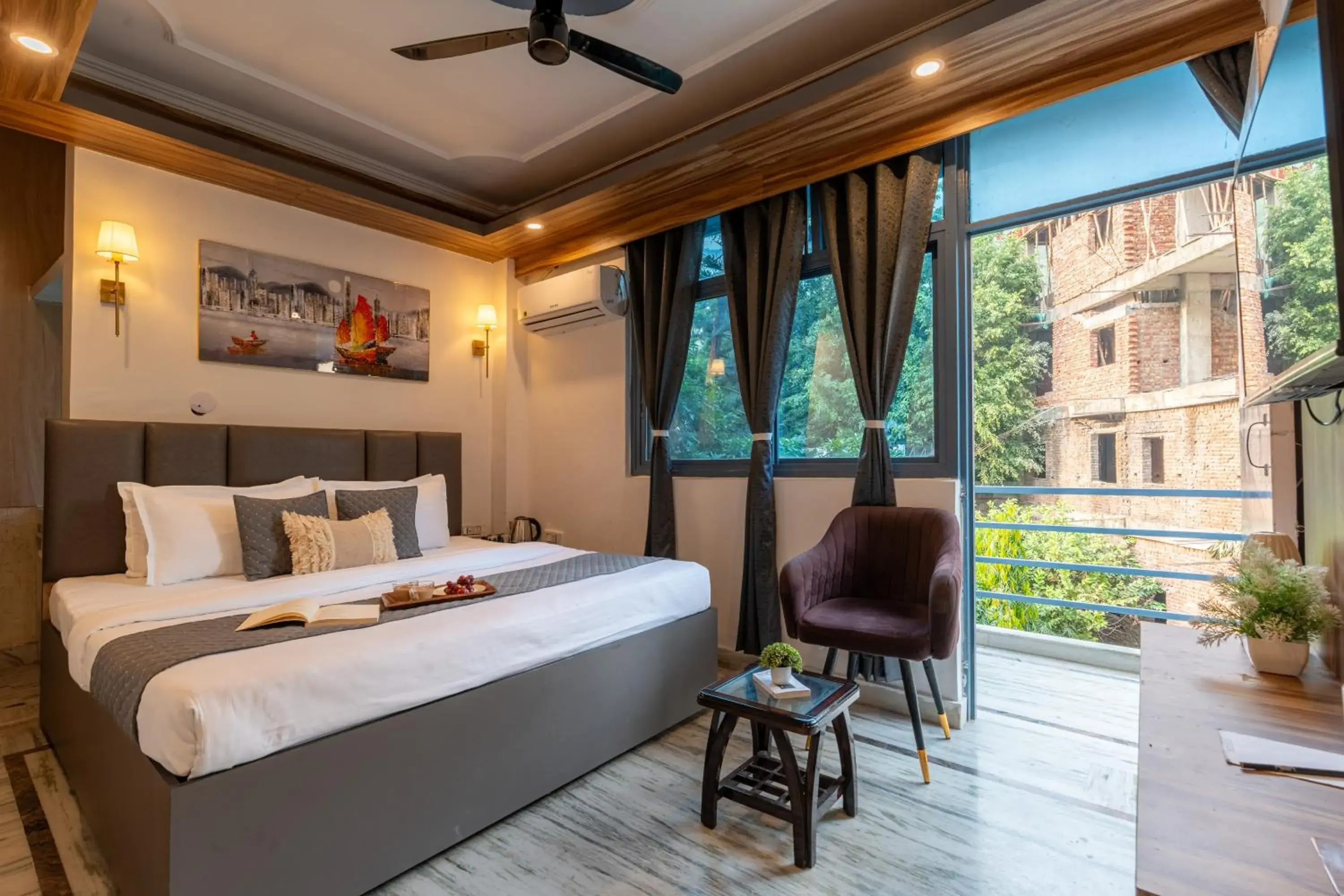 Double Room with Balcony in ZoukStayz Double Room with Balcony in ZoukStayz