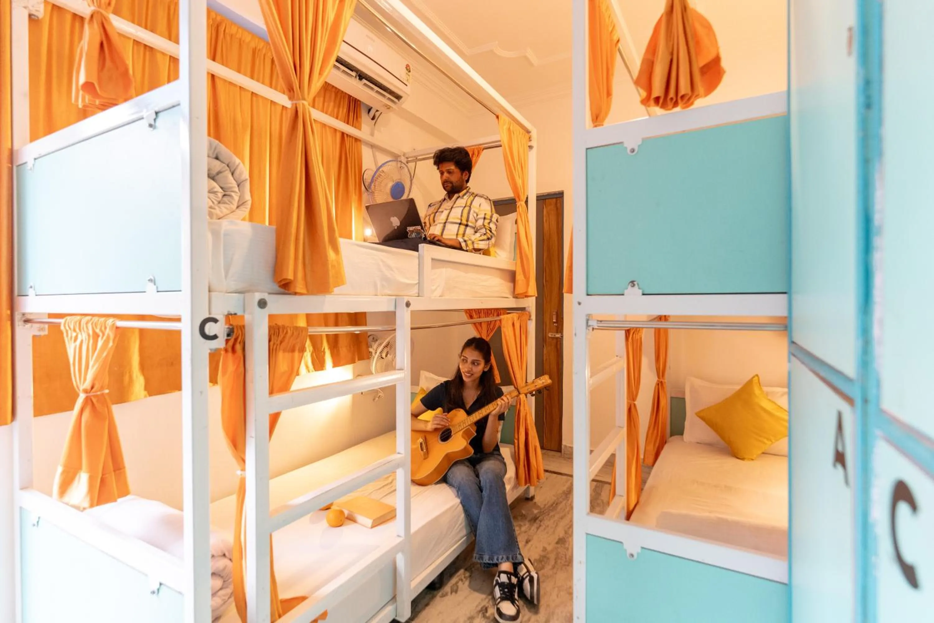 bunk bed, Bed in ZoukStayz