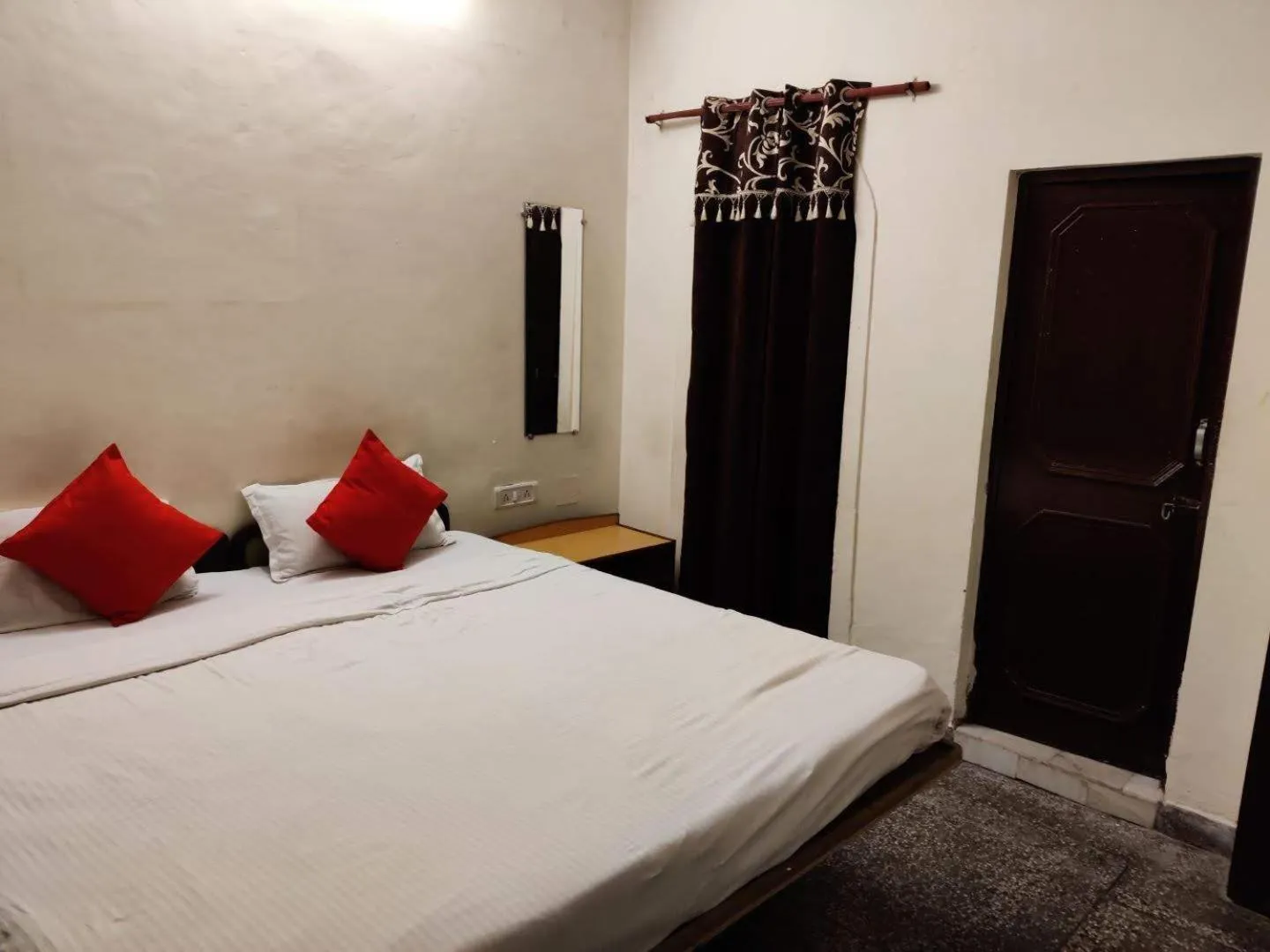 Standard Double Room in ZoukStayz