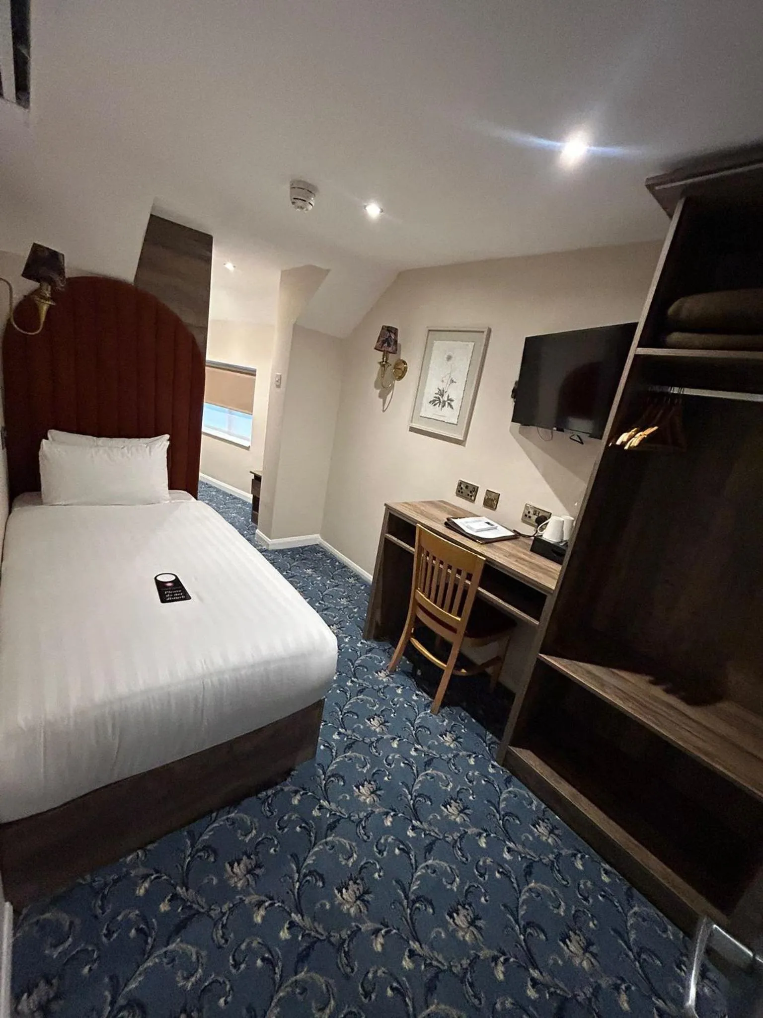 Standard Twin Room in The Tudor Hotel