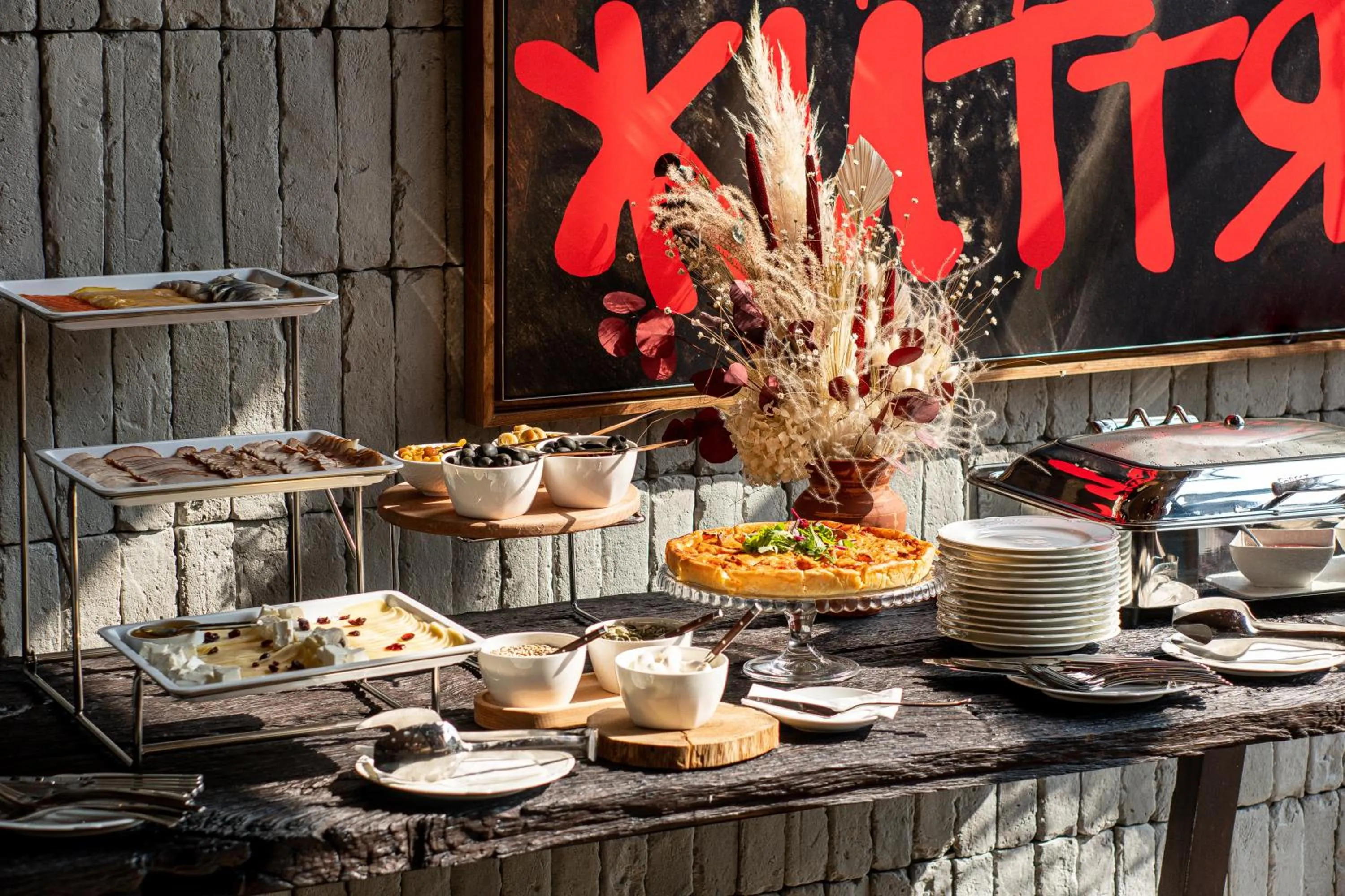 Food and drinks in LEV Lifestyle Hotel - Maestro