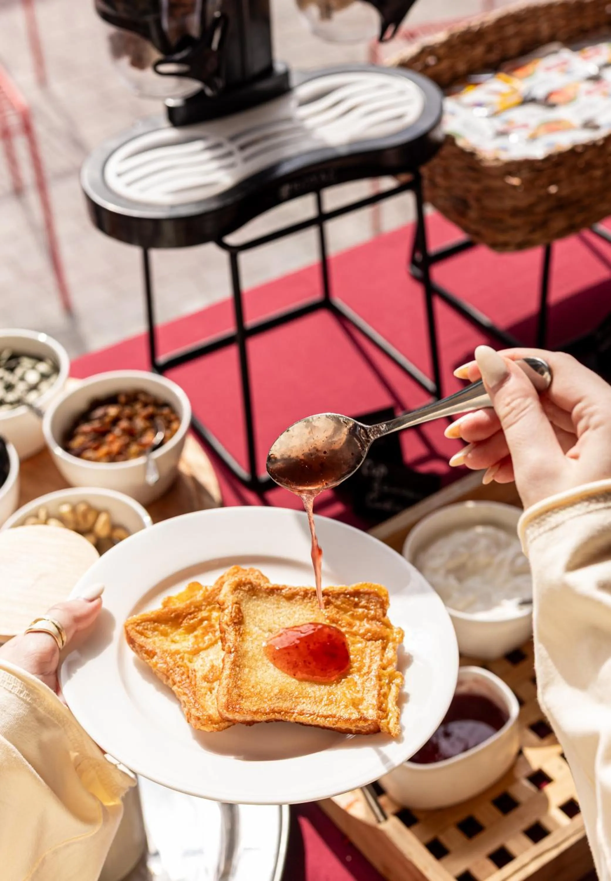 Food and drinks in LEV Lifestyle Hotel - Maestro