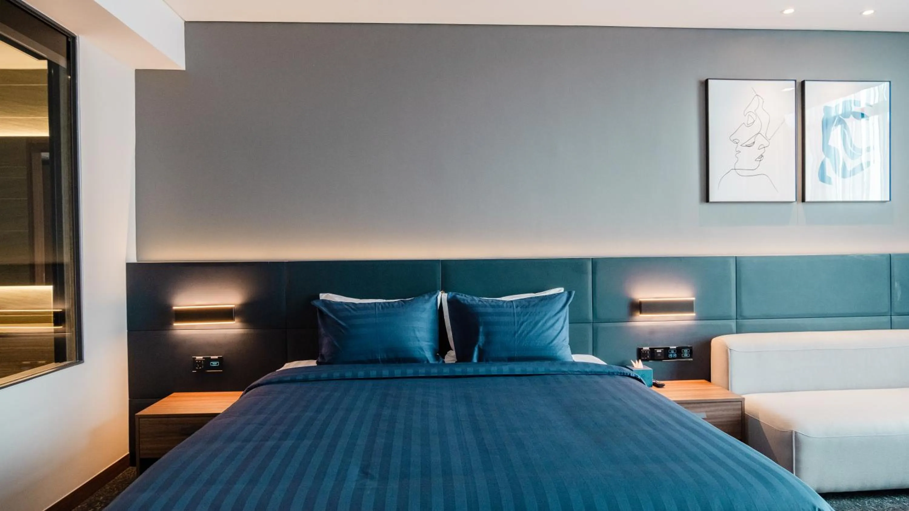 Photo of the whole room, Bed in Grand La Vogue Hotel and Casino