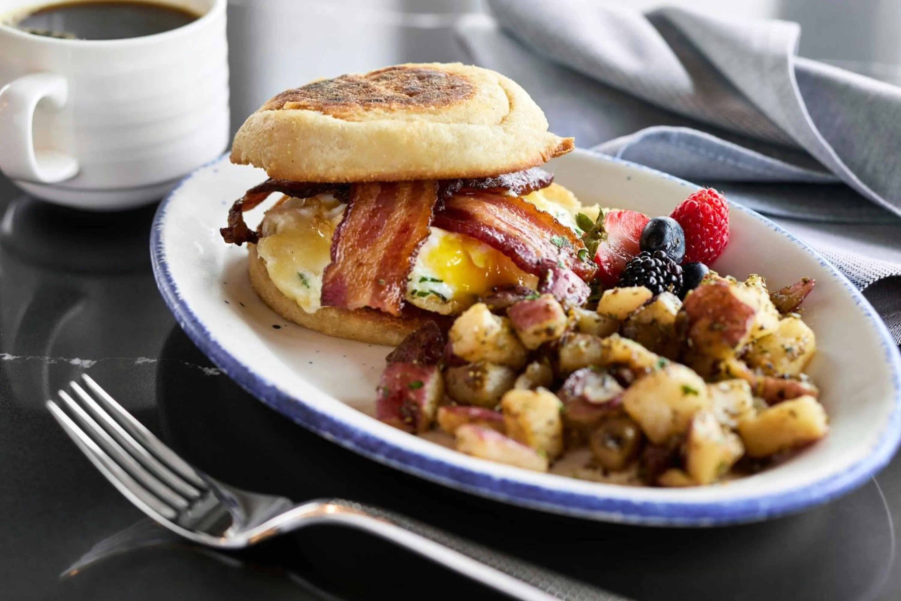 Breakfast in Hotel Celare, Cincinnati Midtown, a Tribute Portfolio Hotel