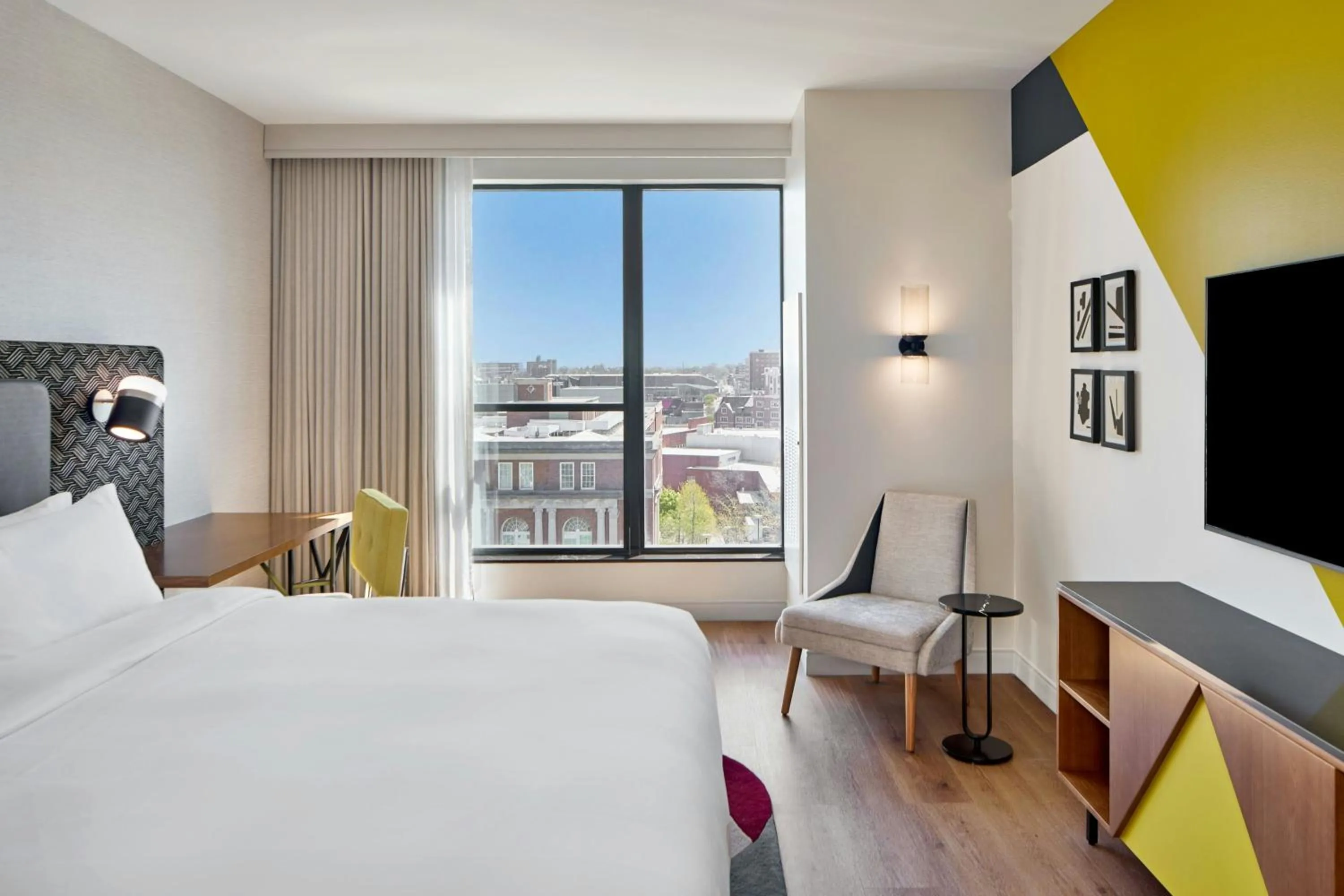 Photo of the whole room, Bed in Hotel Celare, Cincinnati Midtown, a Tribute Portfolio Hotel