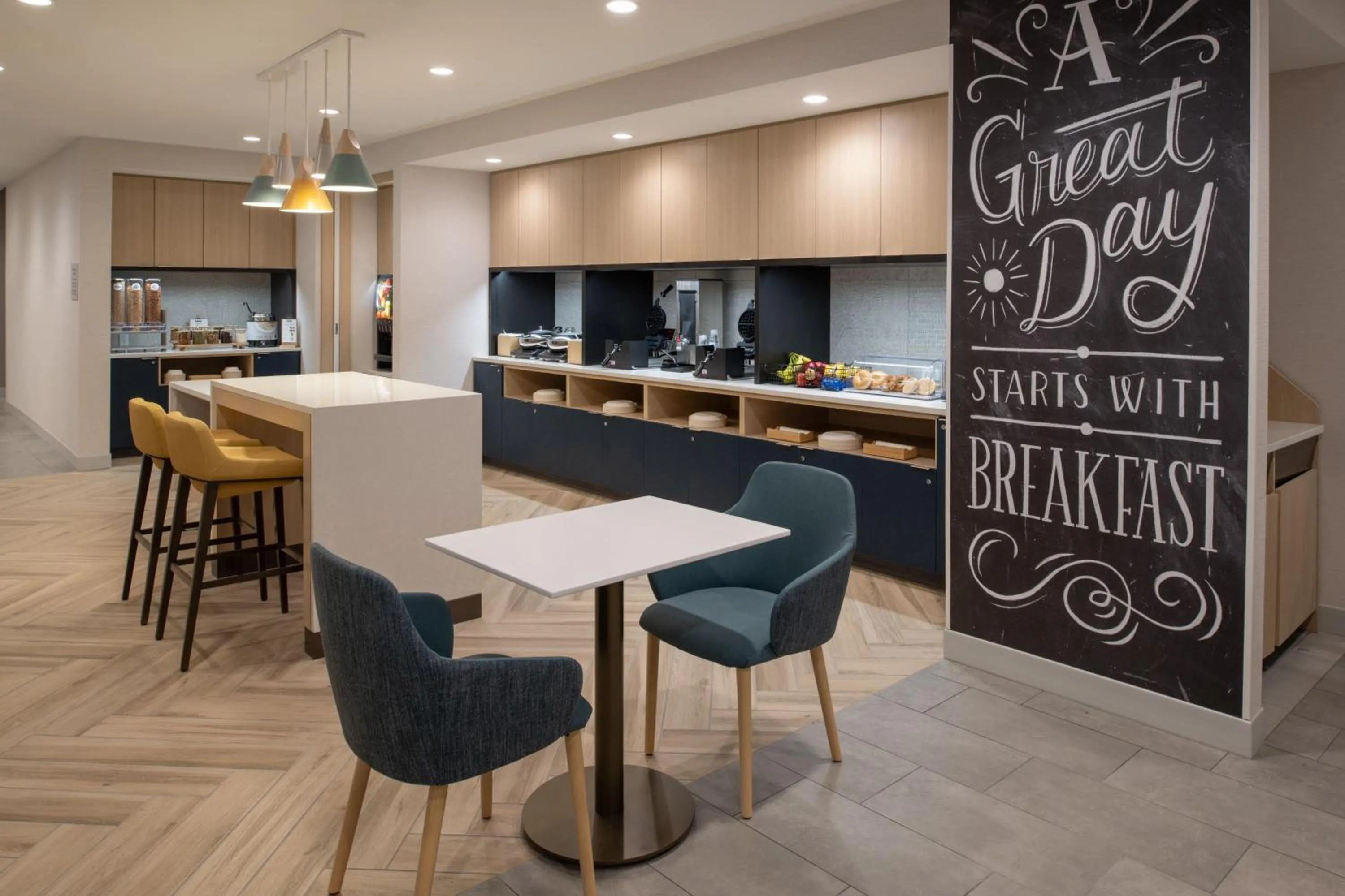 Breakfast in TownePlace Suites by Marriott Eugene