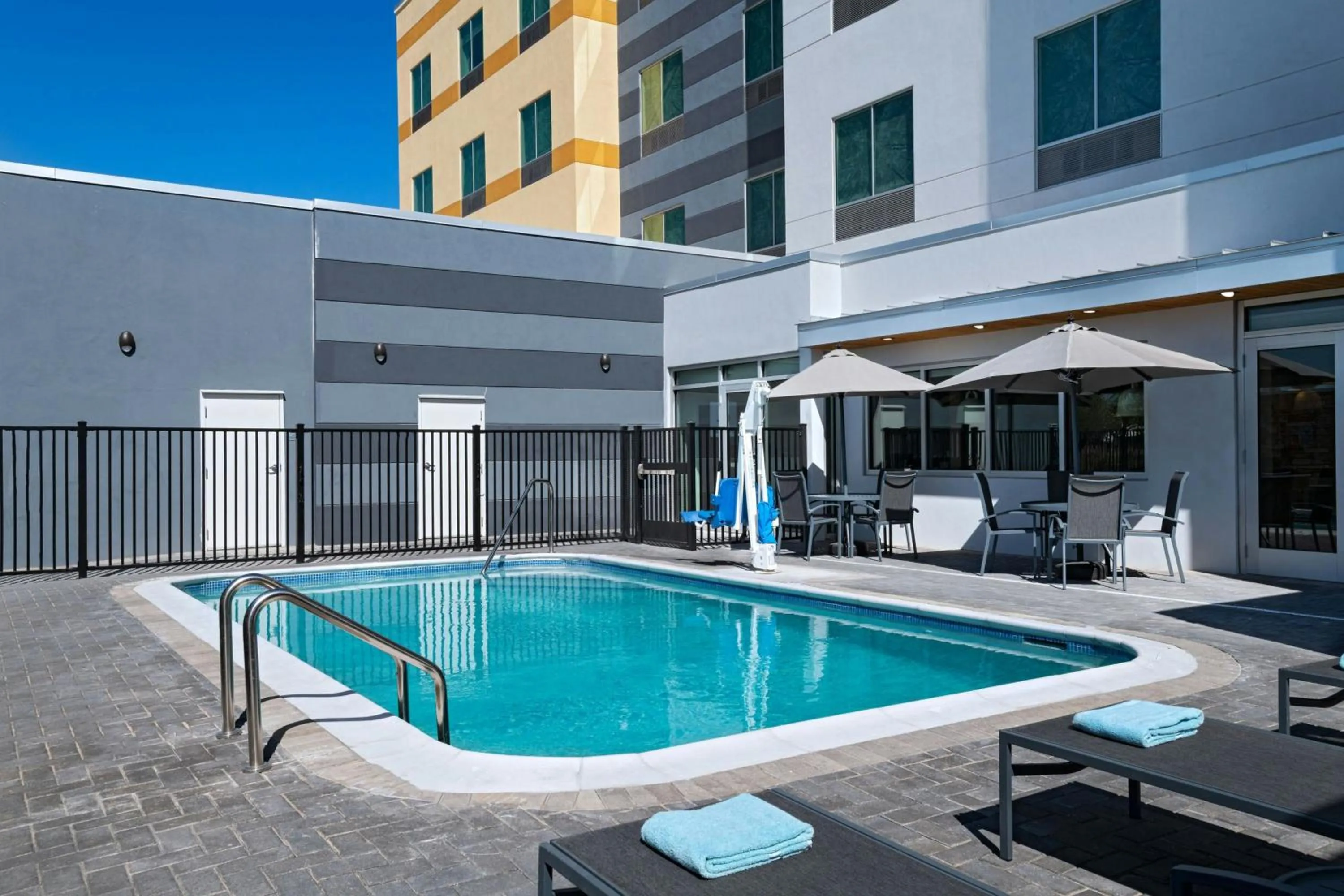 Swimming pool in Fairfield Inn & Suites by Marriott Harlingen