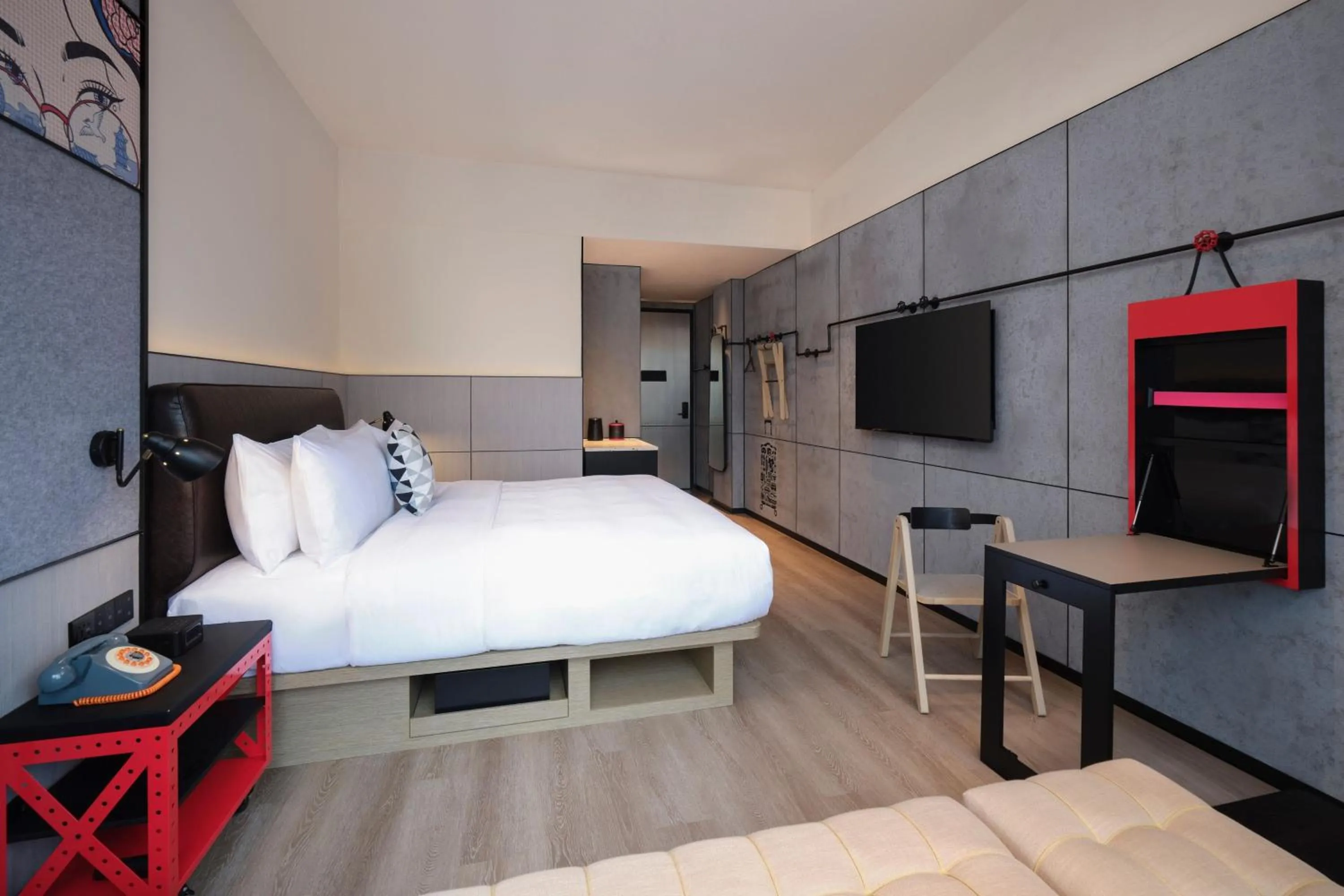Photo of the whole room, Bed in Moxy Ningbo Old Bund