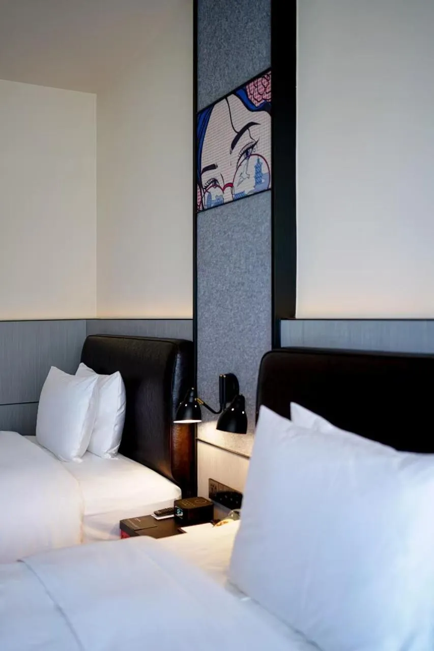 Photo of the whole room, Bed in Moxy Ningbo Old Bund