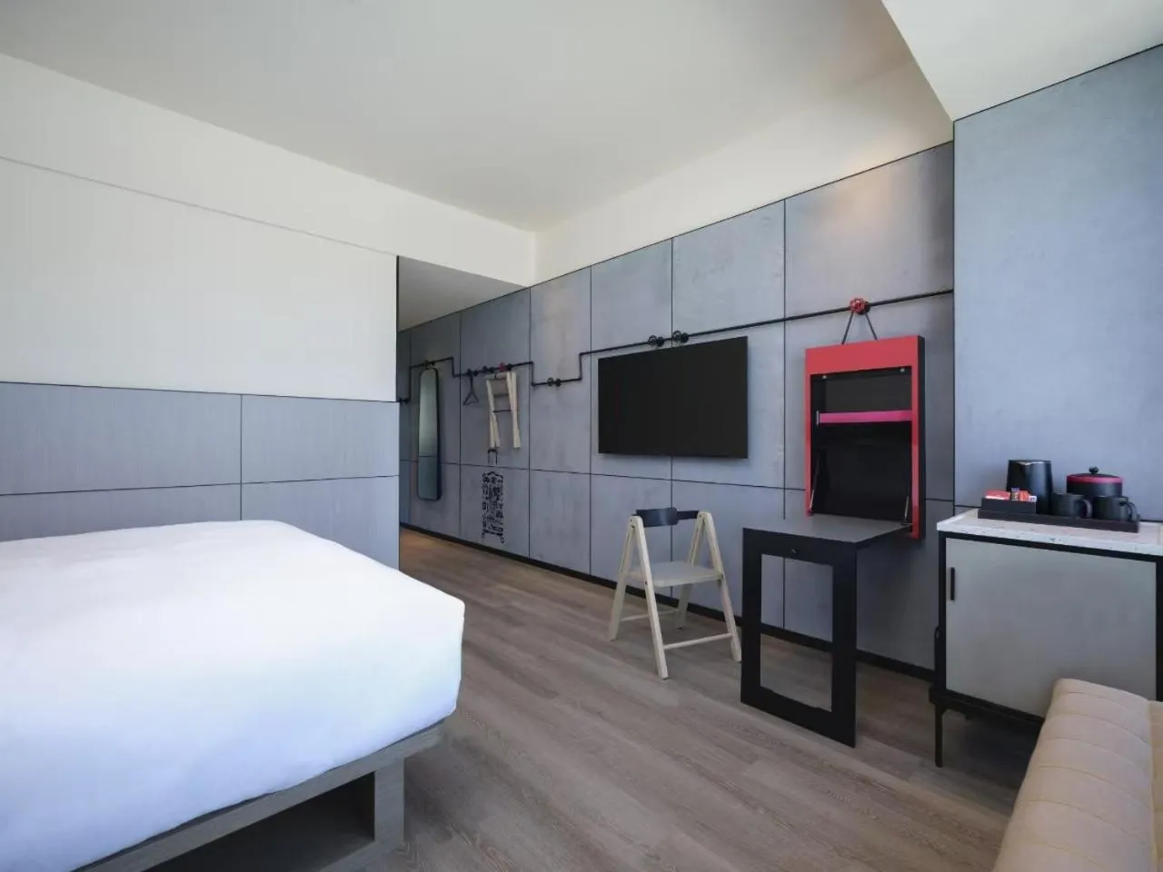 Photo of the whole room, Bed in Moxy Ningbo Old Bund