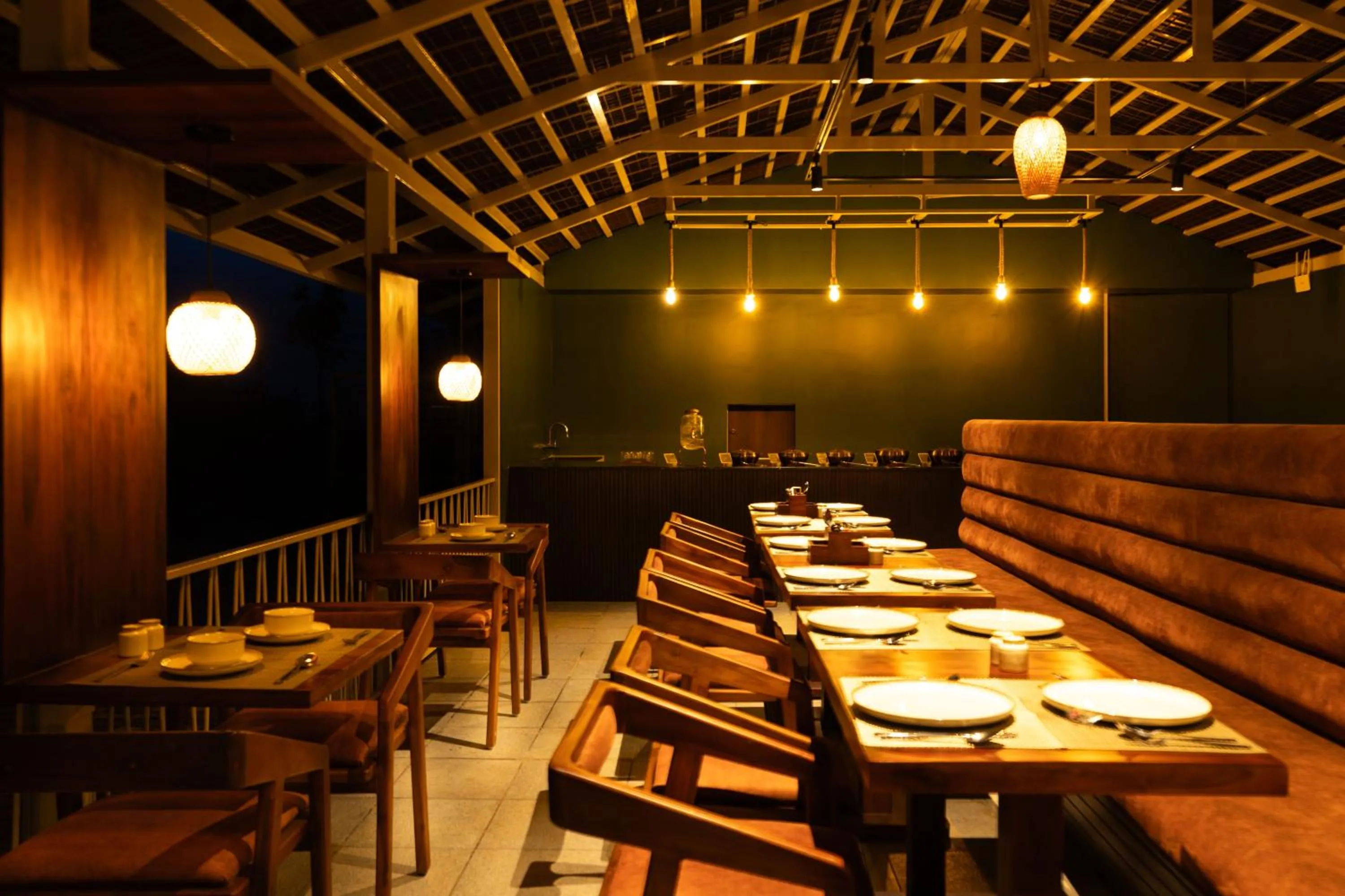 Restaurant/places to eat in Tomorrowland Farms and Suites