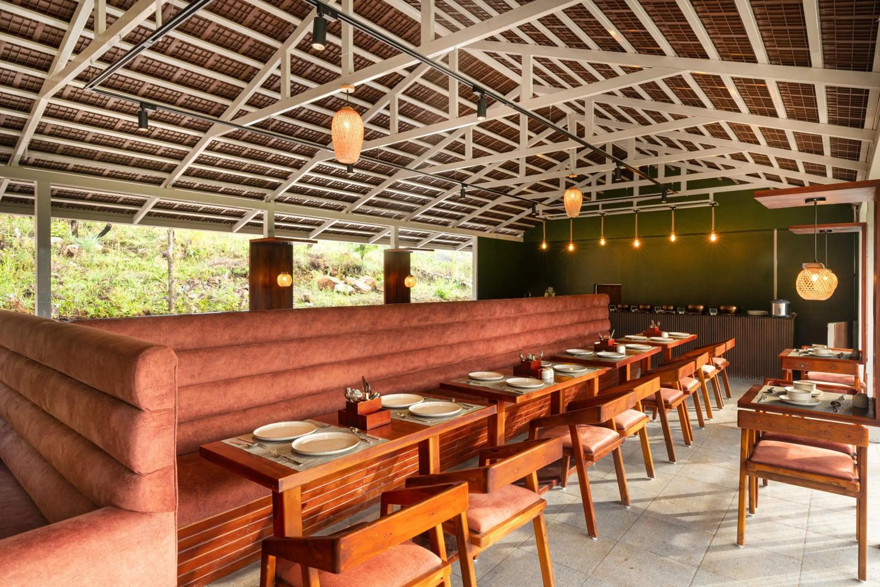 Restaurant/places to eat in Tomorrowland Farms and Suites