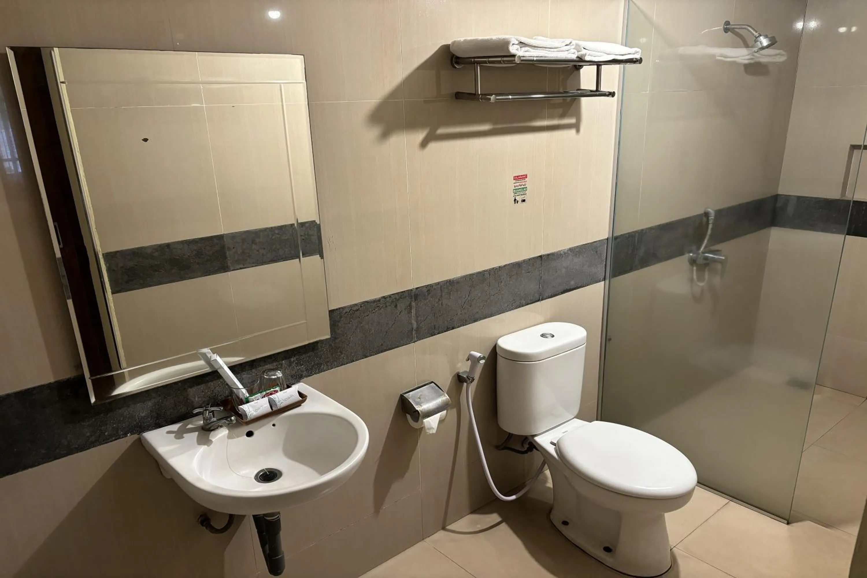 Shower in Hotel Pesona Bamboe Lembang