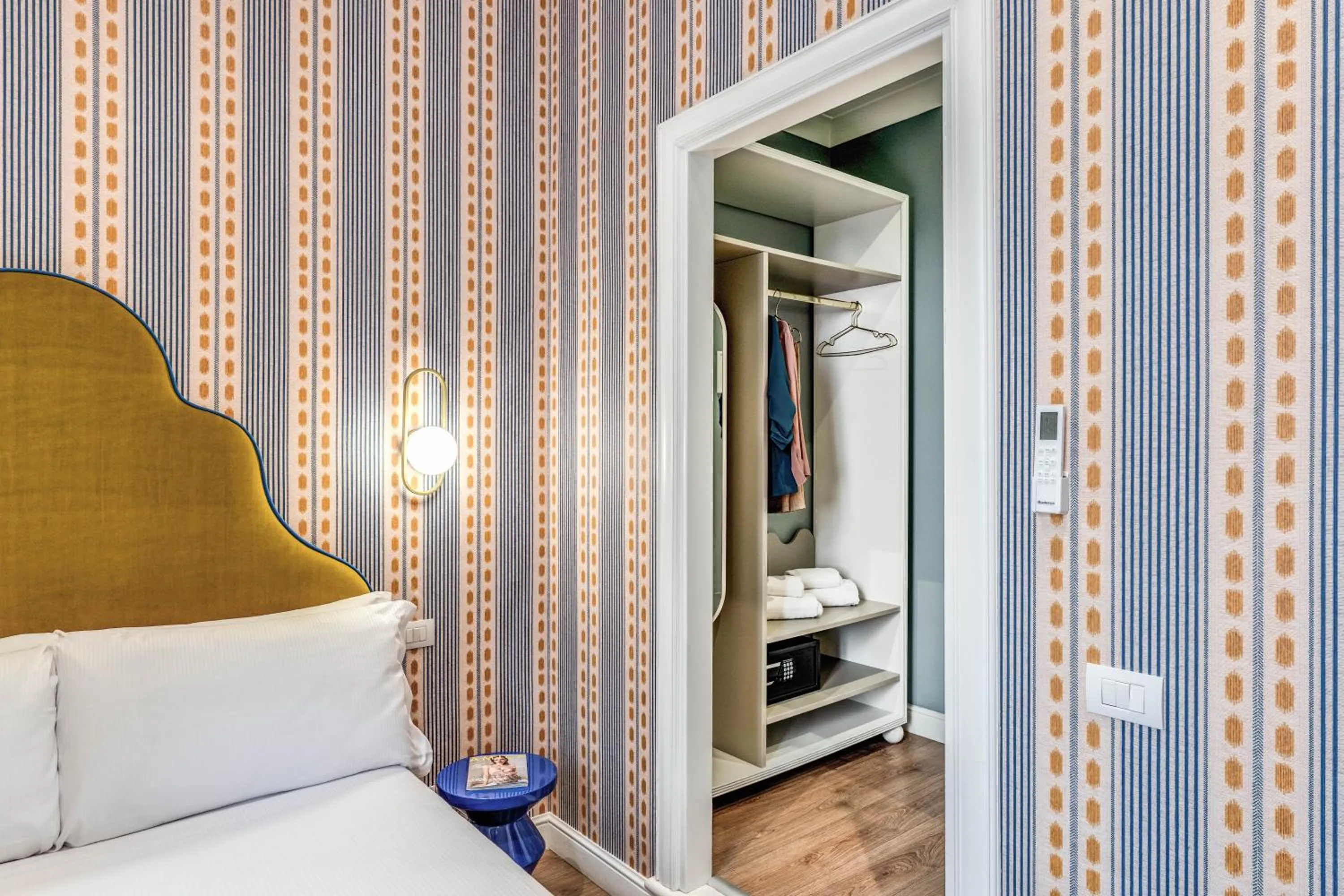 Bed in Townhouse Condotti 29