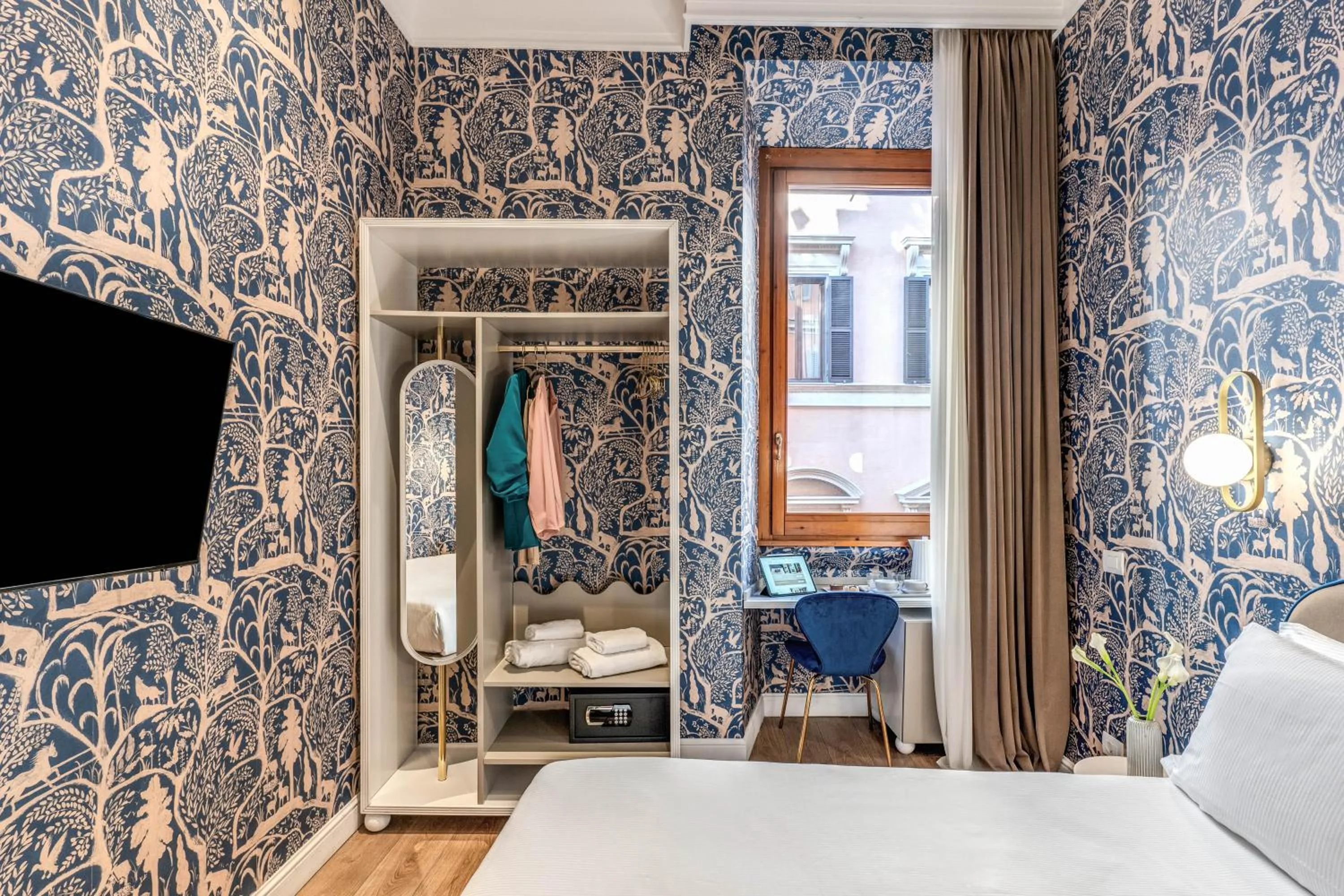 Bed in Townhouse Condotti 29