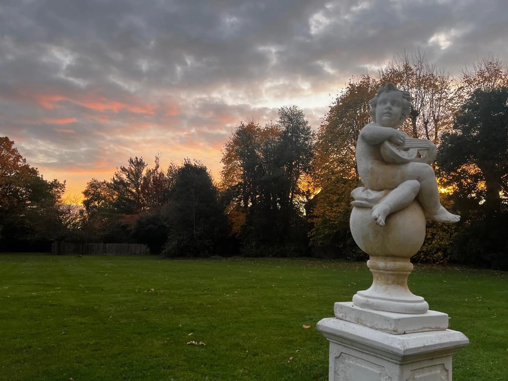 Garden in Willingham House Hotel