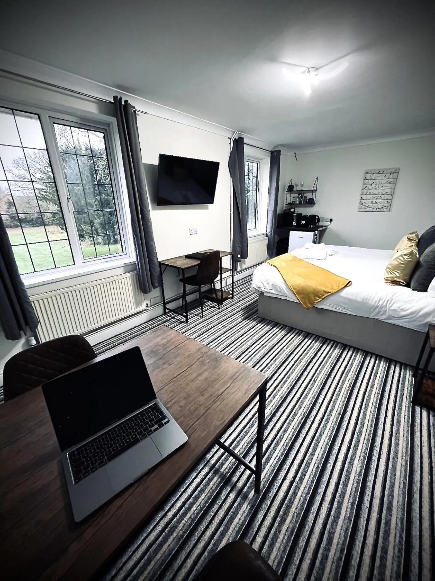 Bedroom, Bed in Willingham House