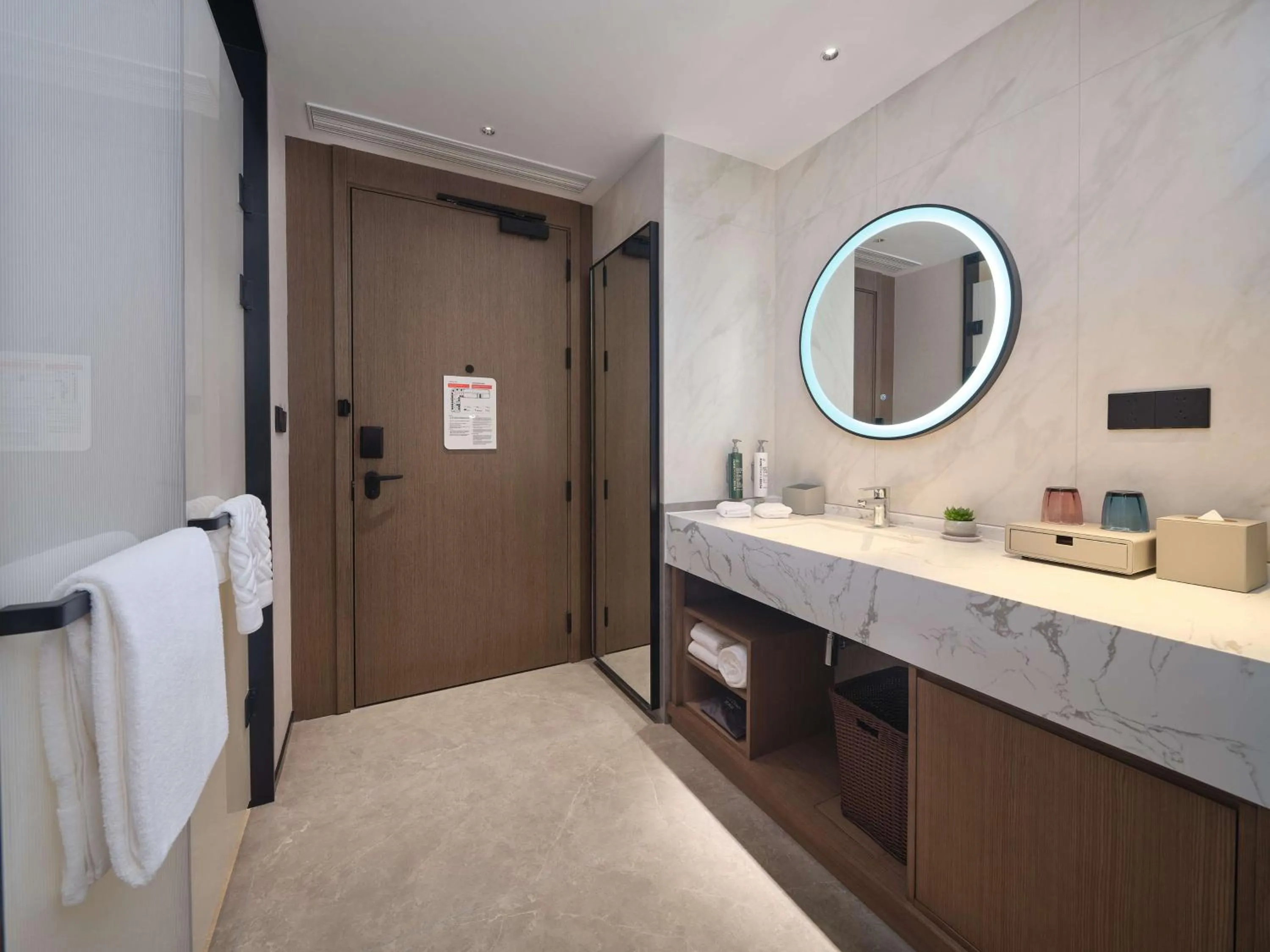 Bathroom, Bed in Hilton Garden Inn Ji'Nan High-Tech Zone