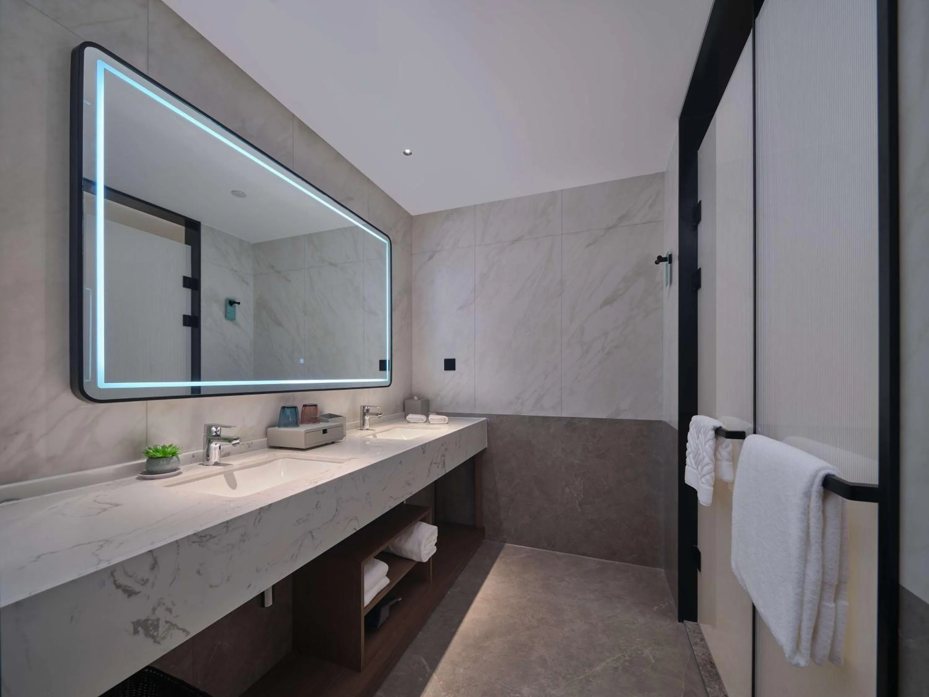 Bathroom in Hilton Garden Inn Ji'Nan High-Tech Zone