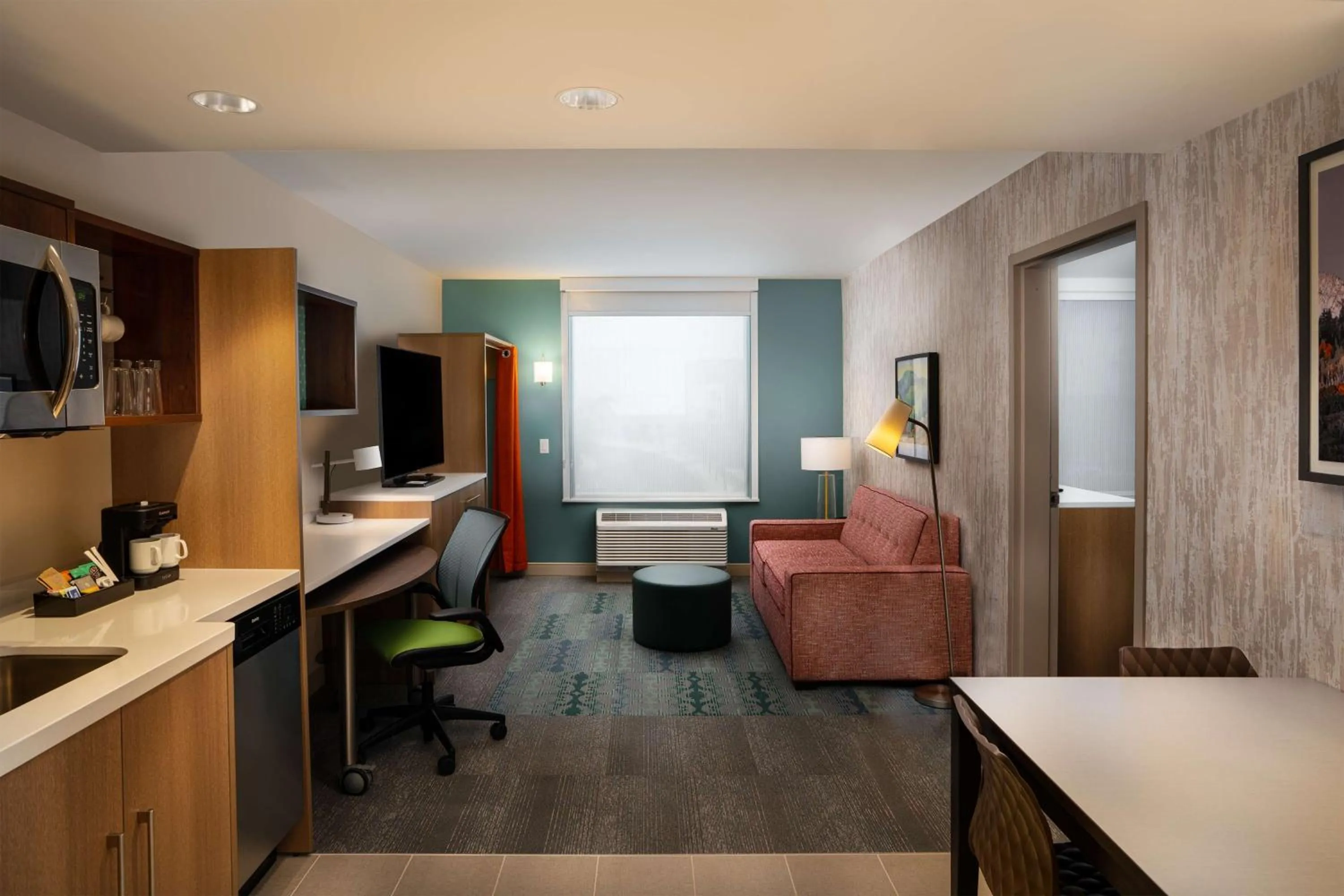Kitchen or kitchenette in Home2 Suites by Hilton Bozeman Midtown