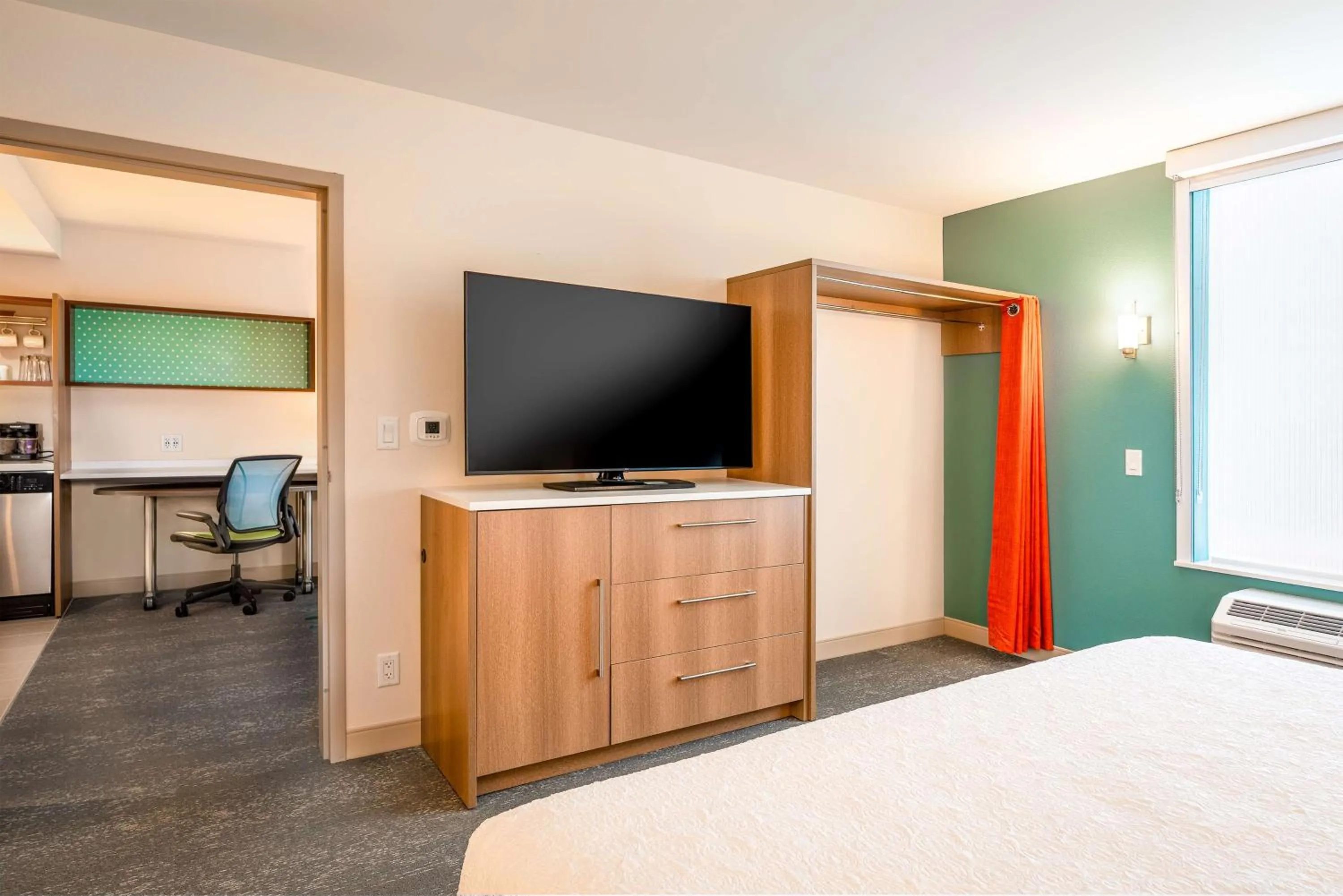 Bed in Home2 Suites by Hilton Bozeman Midtown