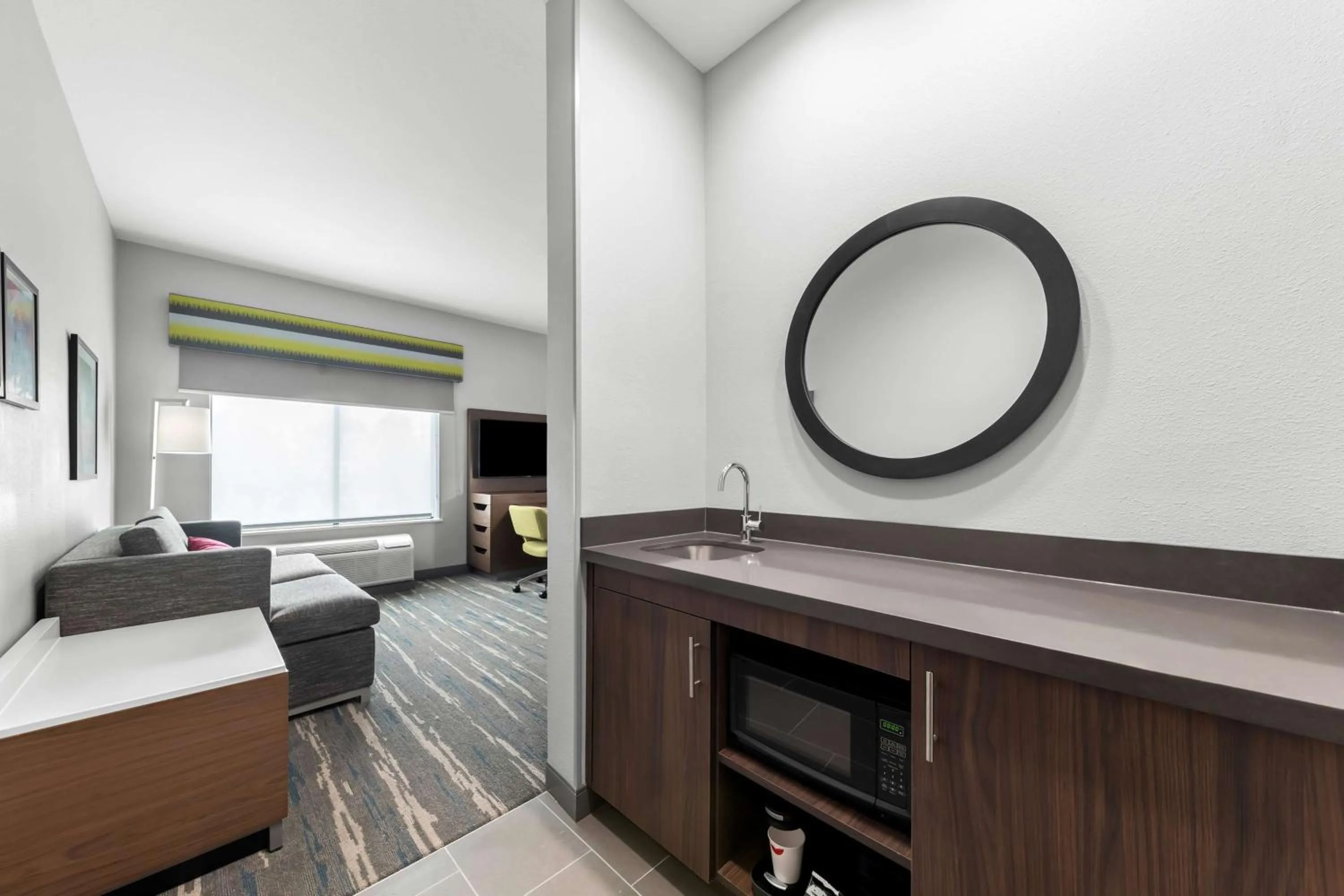 Photo of the whole room in Hampton Inn & Suites Sherman