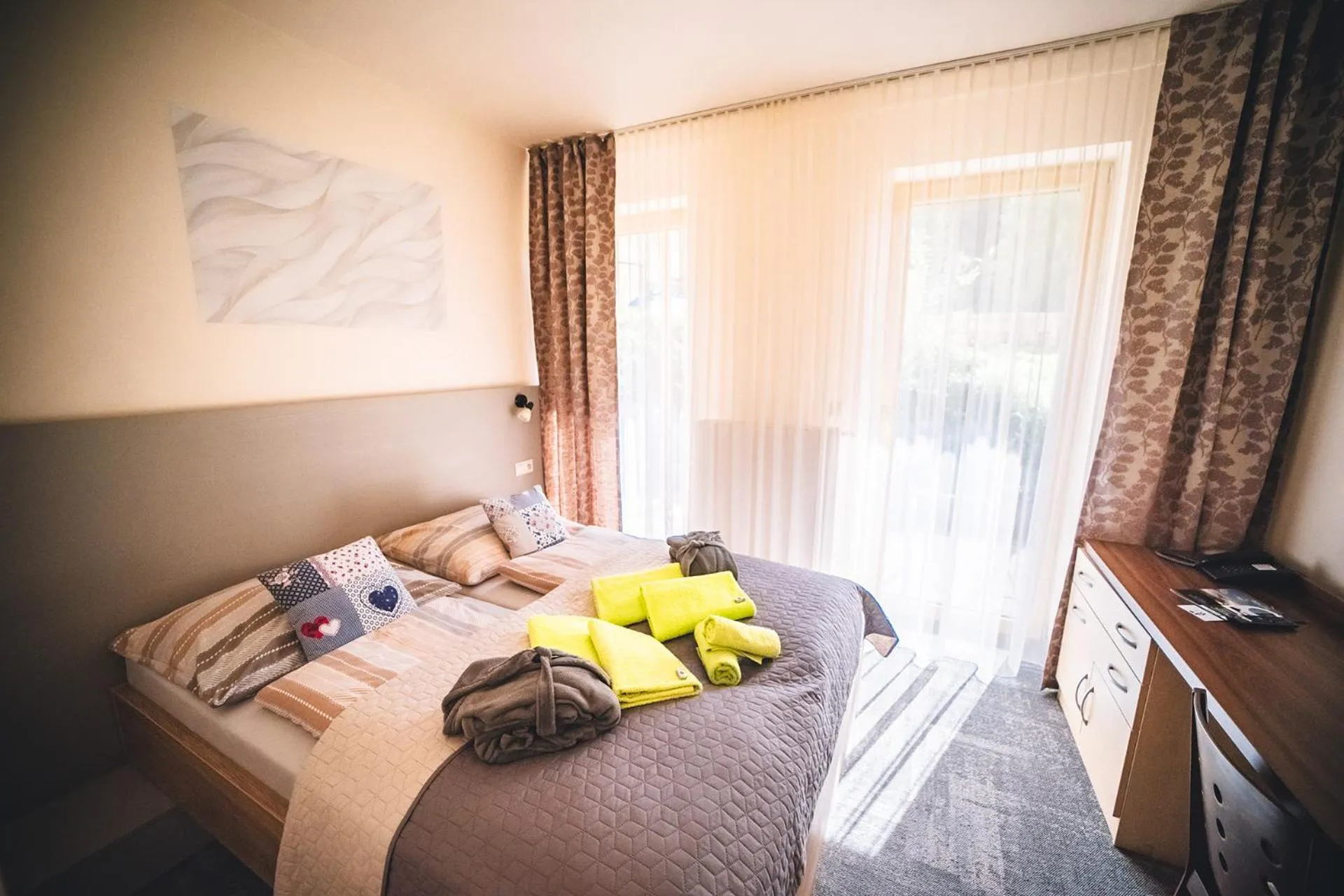 Communal lounge/ TV room, Bed in Wellness & Spa Hotel Čertov