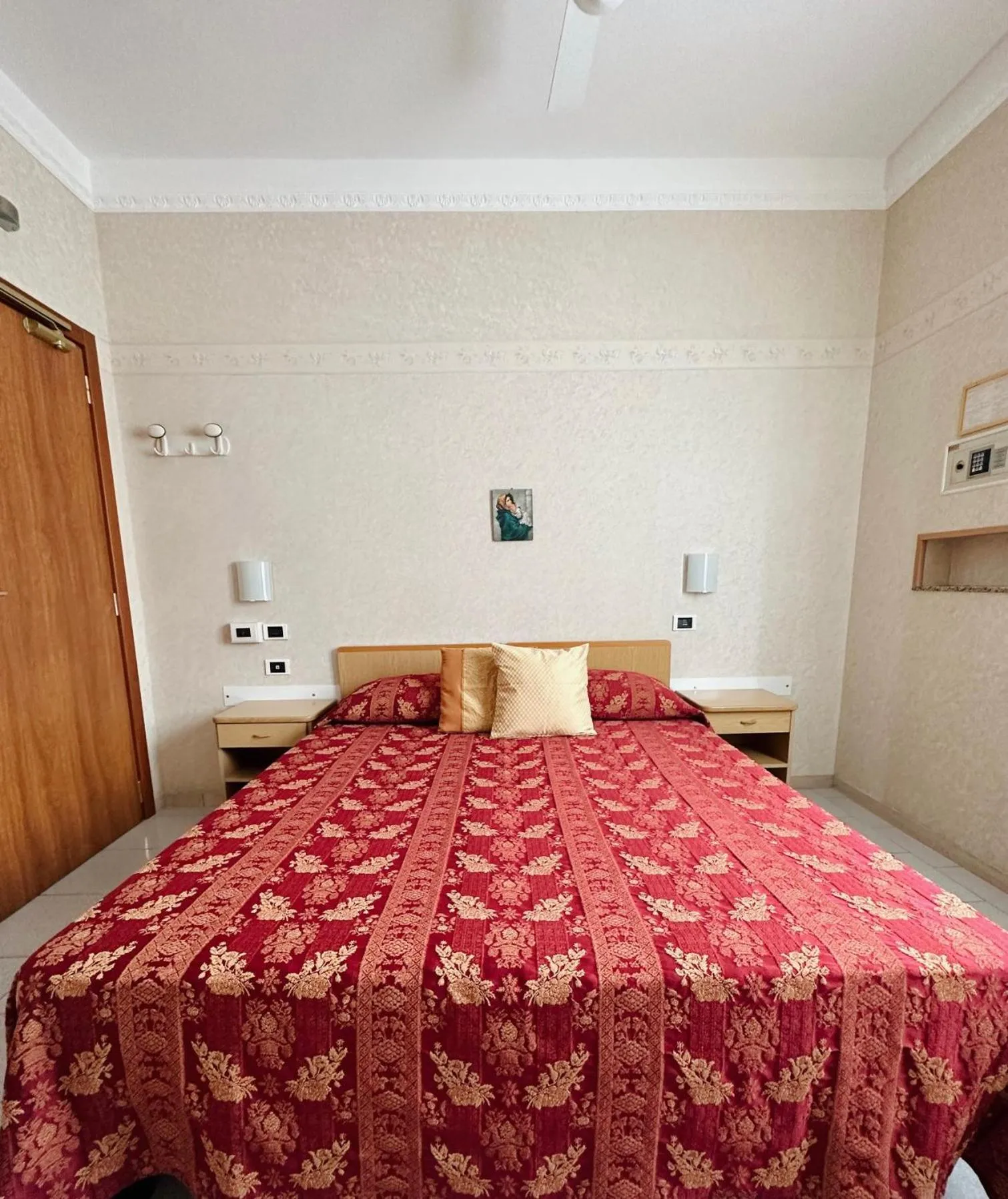 Seating area, Bed in Hotel Bel Sogno