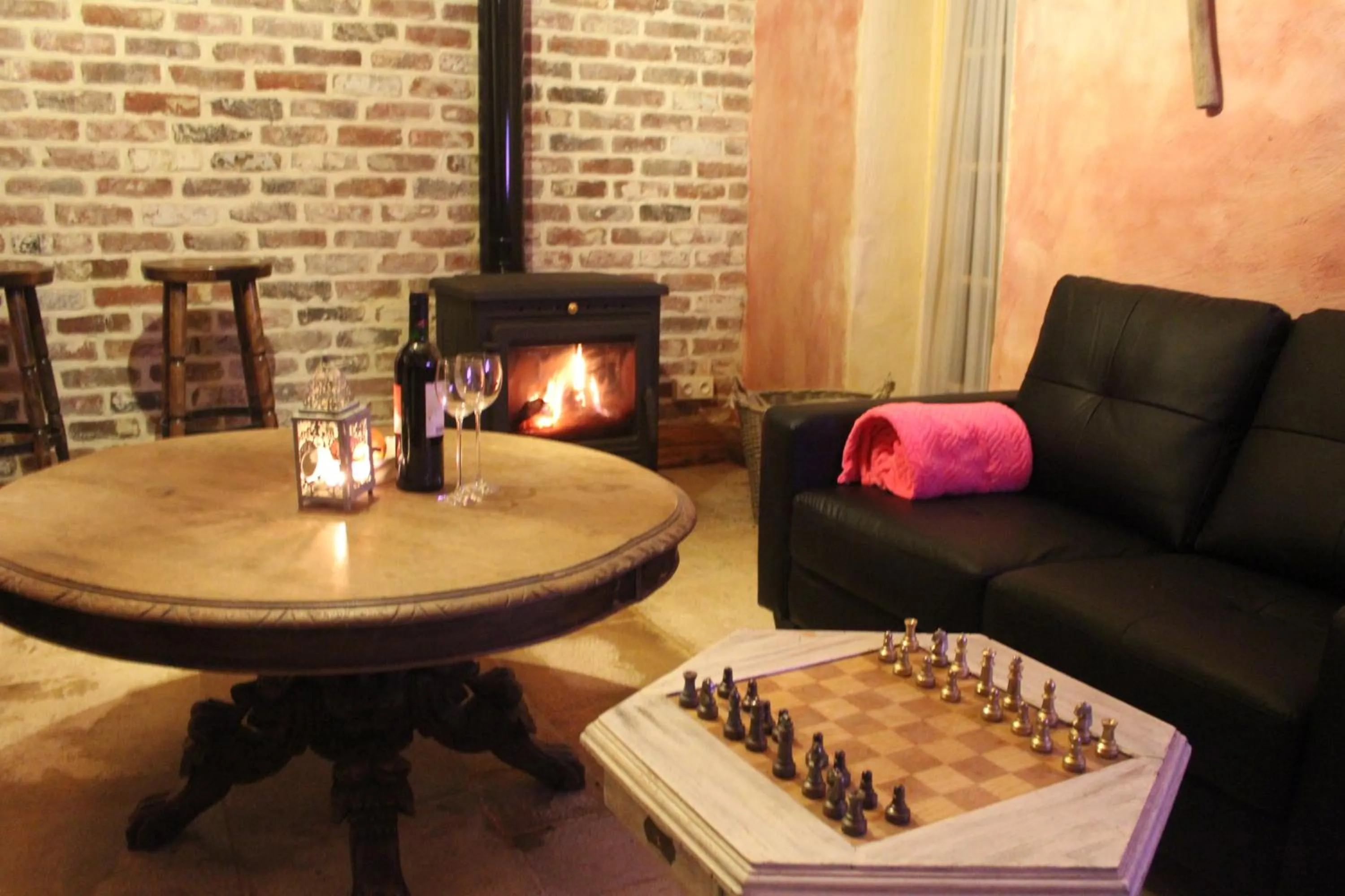 Communal lounge/ TV room in B&B 't Zwaluwnest