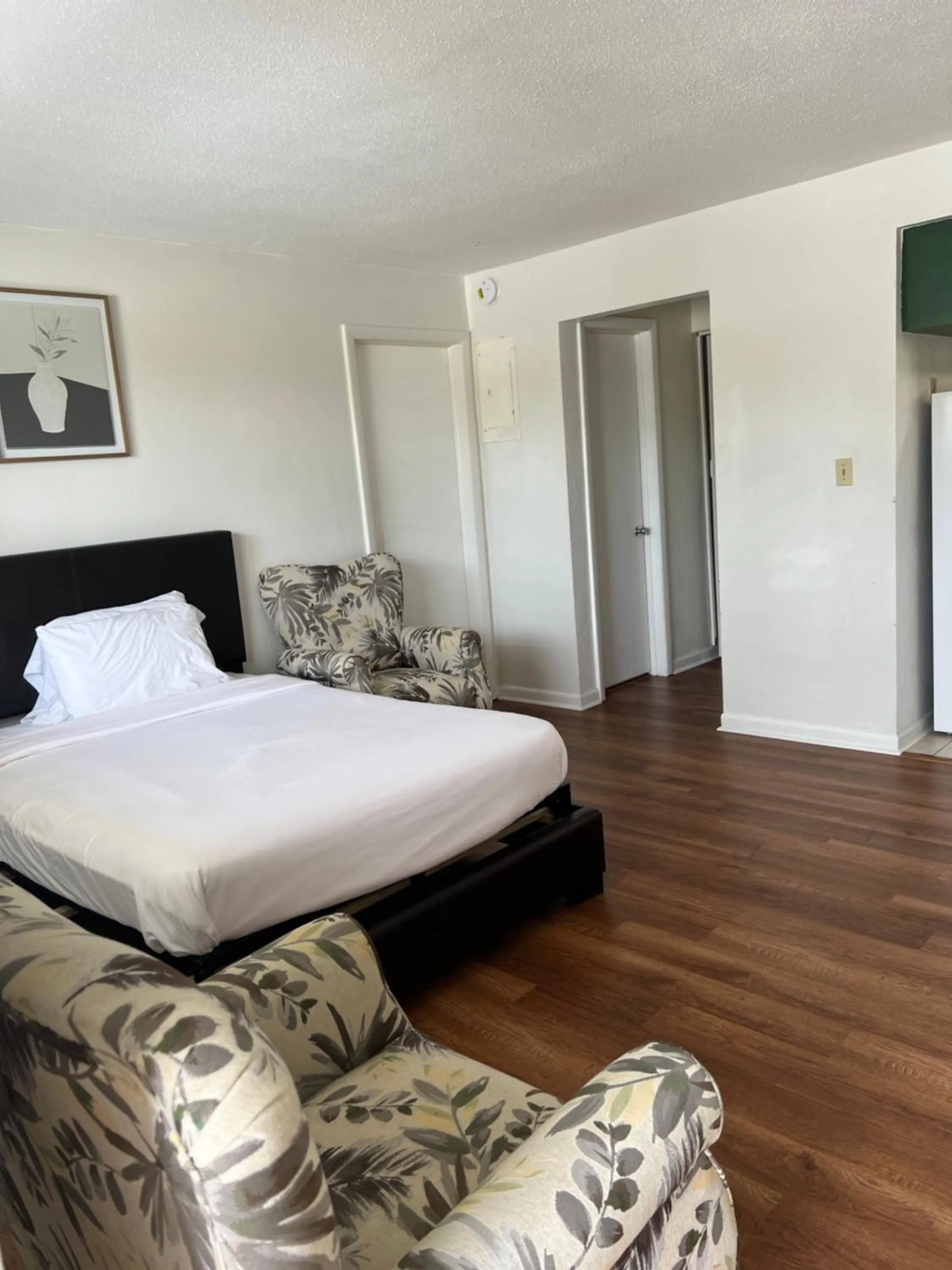 Bed in Dee Jay Beach Resort