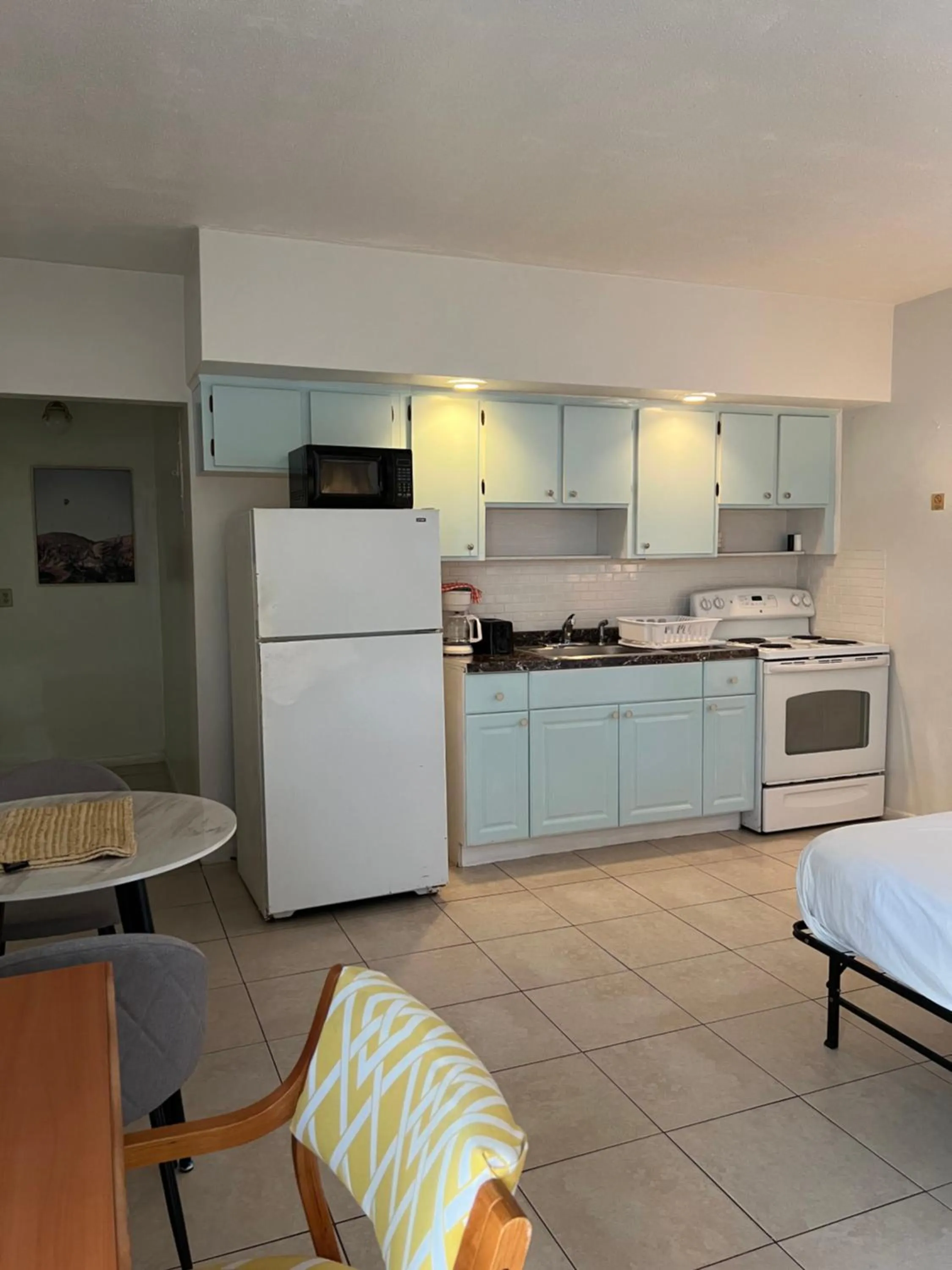 Kitchen or kitchenette in Dee Jay Beach Resort