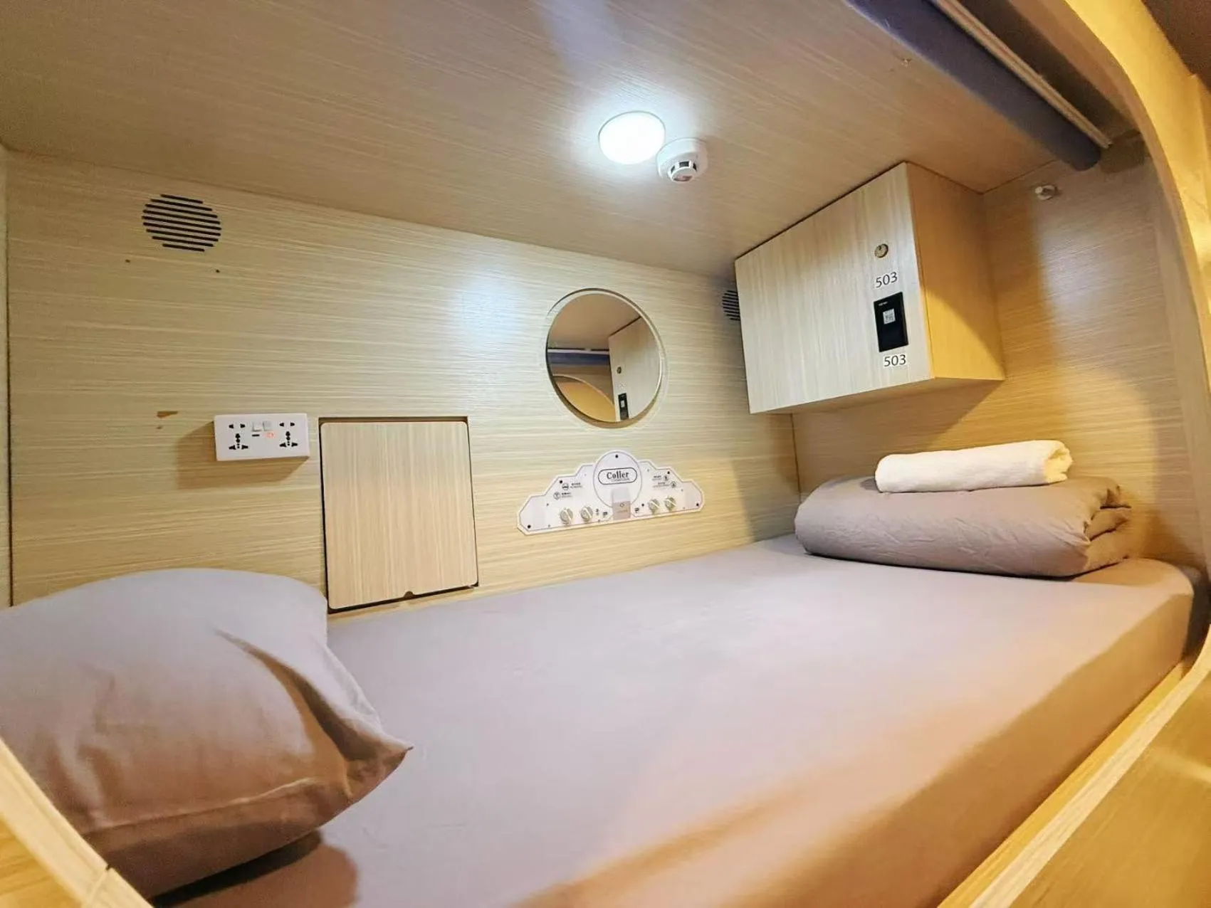 Bed in Coller Chinatown