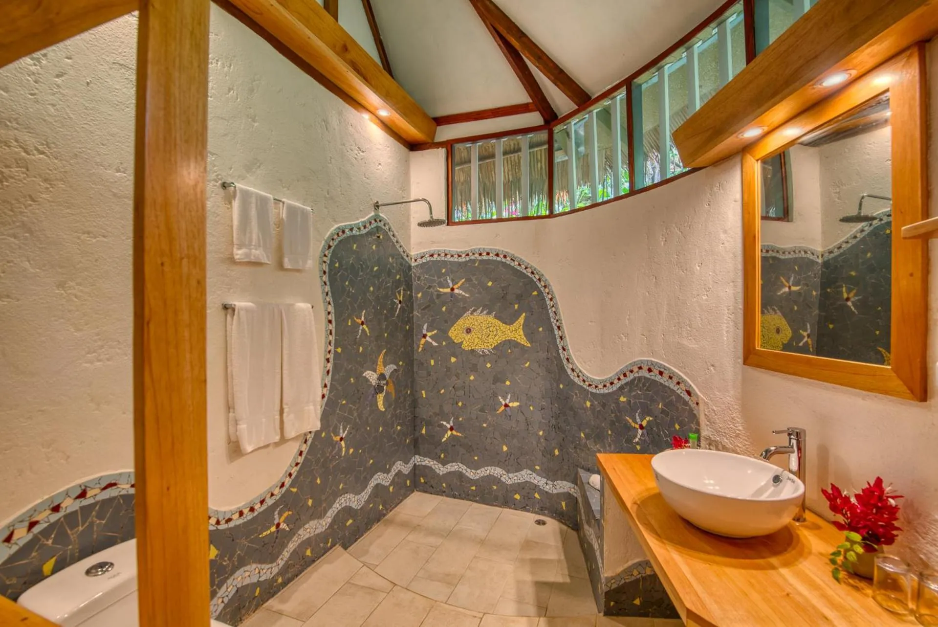 Toilet in Shawandha Lodge