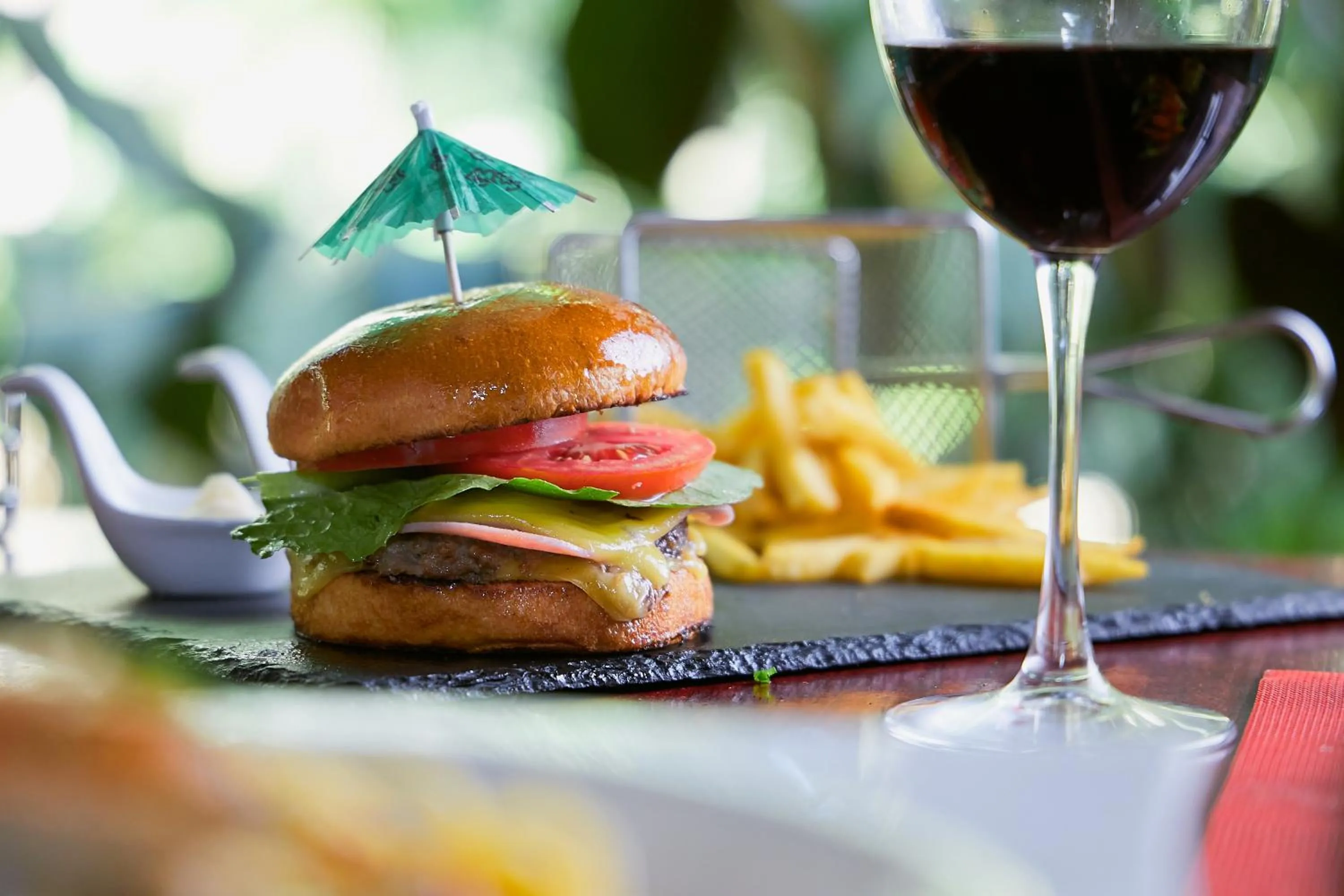 Restaurant/places to eat in Shawandha Lodge