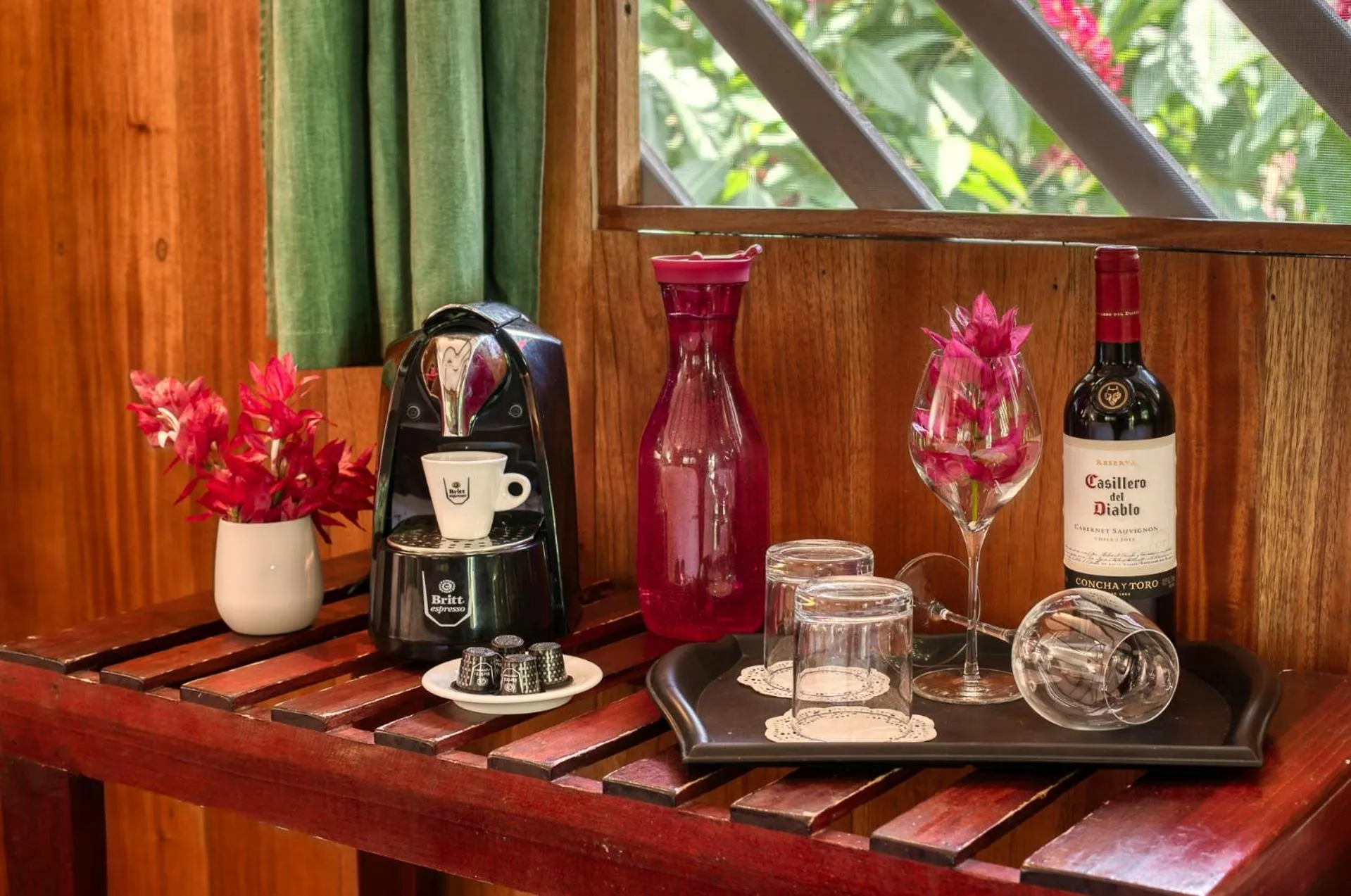 Drinks in Shawandha Lodge