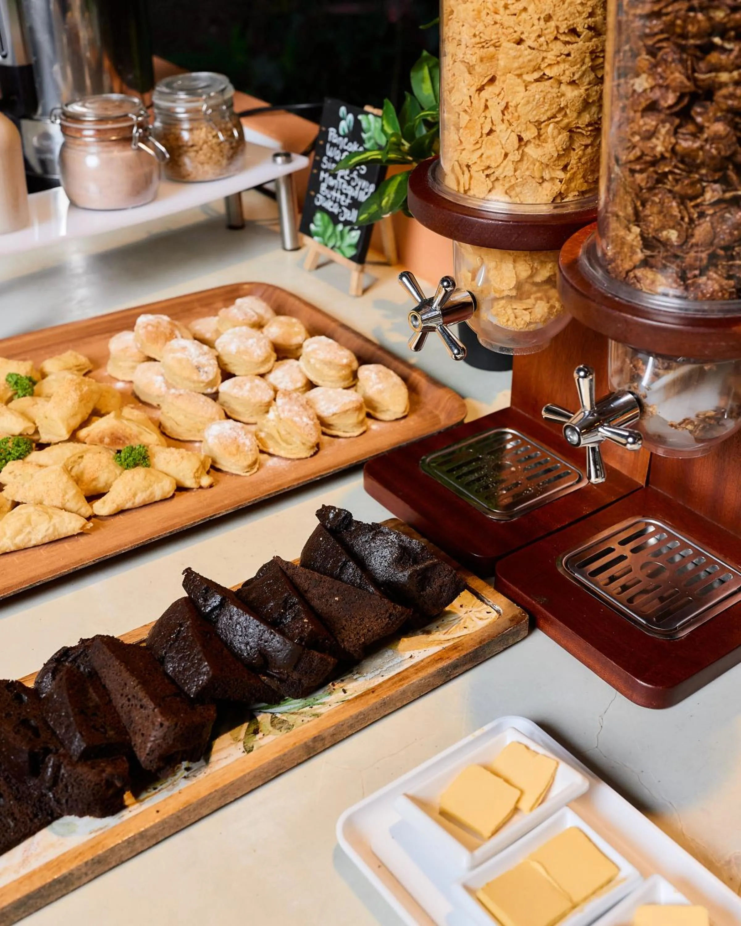 Buffet breakfast in Hotel Shawandha Costa Rica