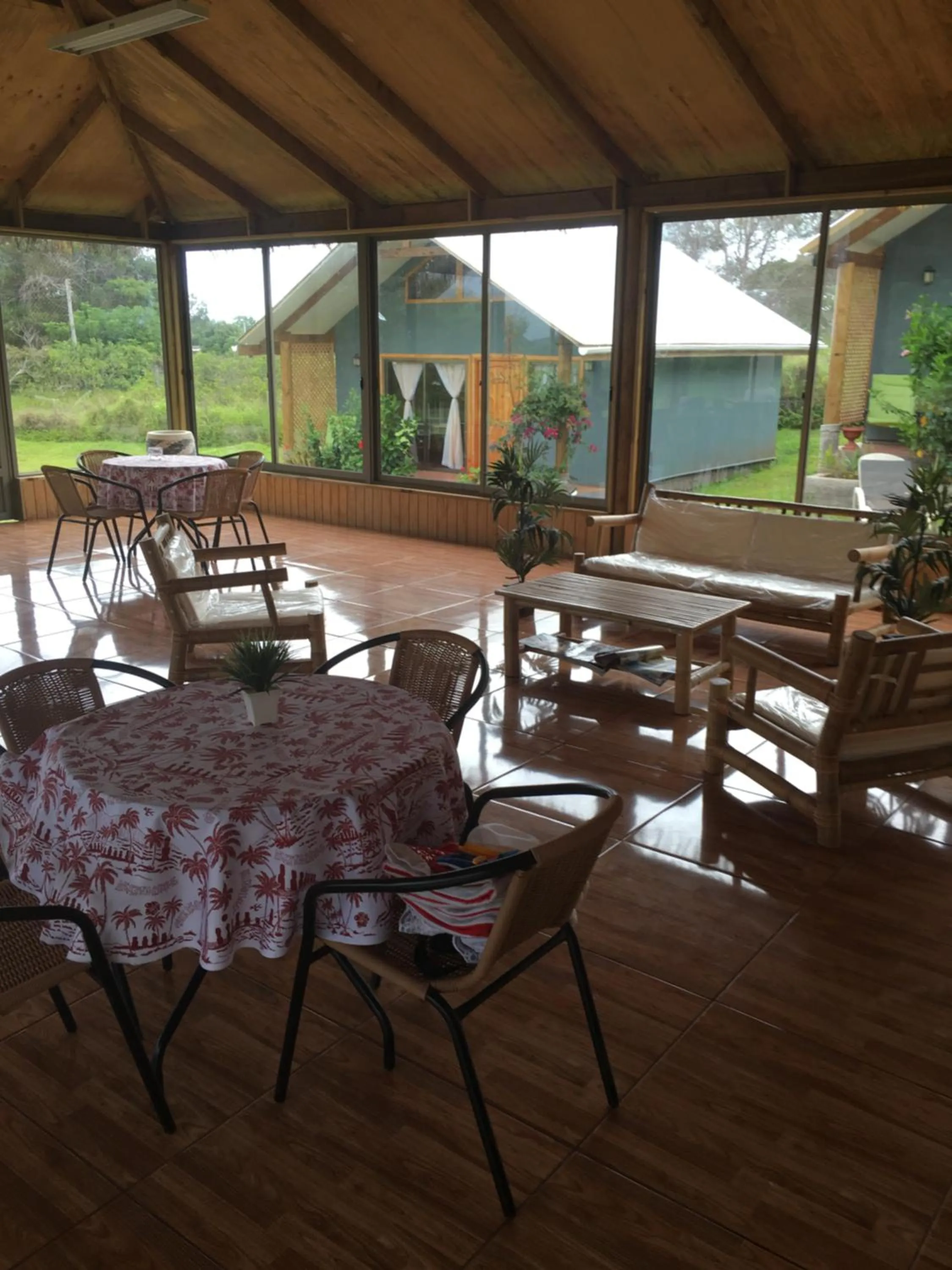 Restaurant/places to eat in Cabañas Henua Iti