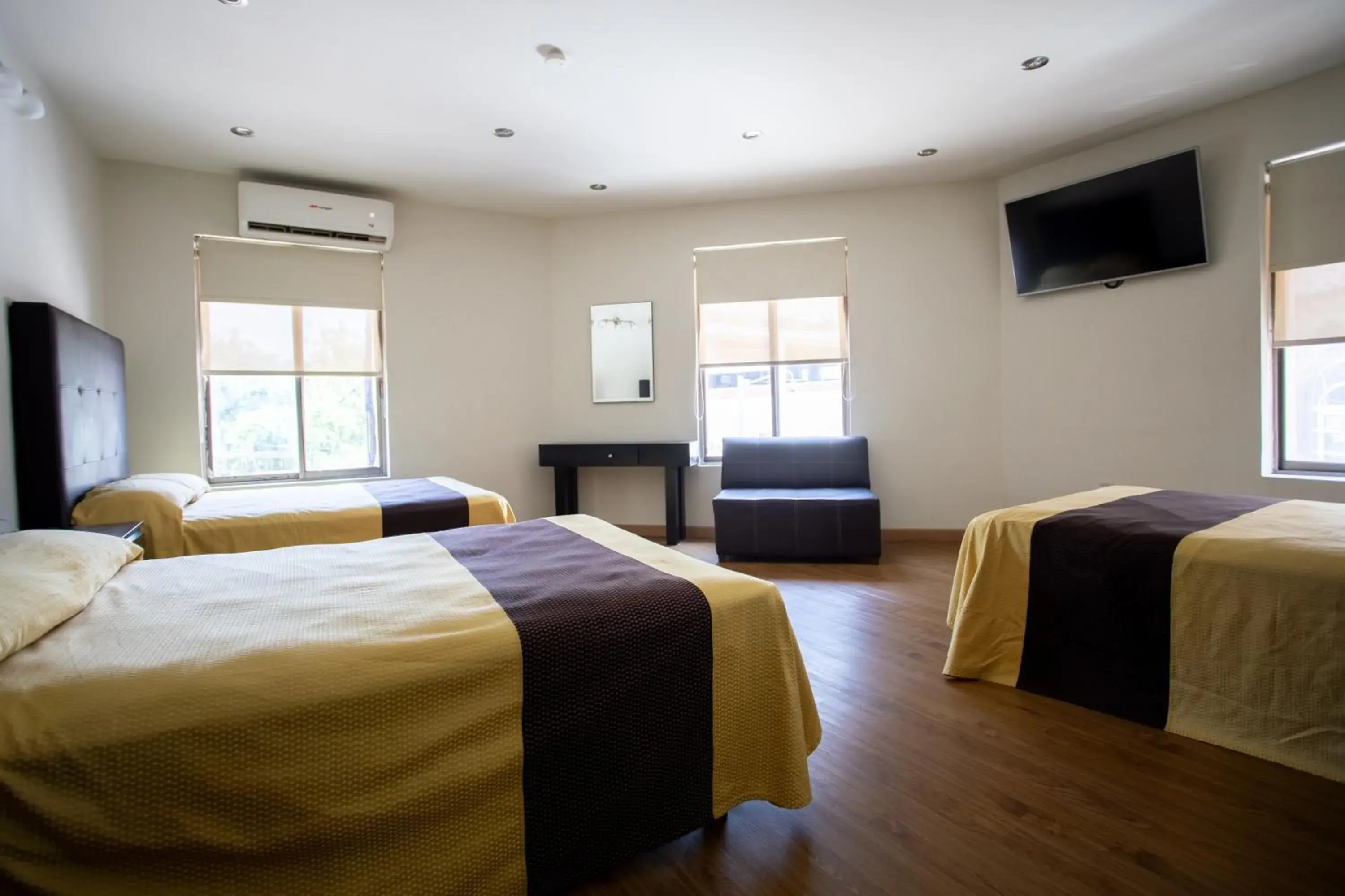 Triple Room in Hotel Colonial Triple Room in Hotel Colonial