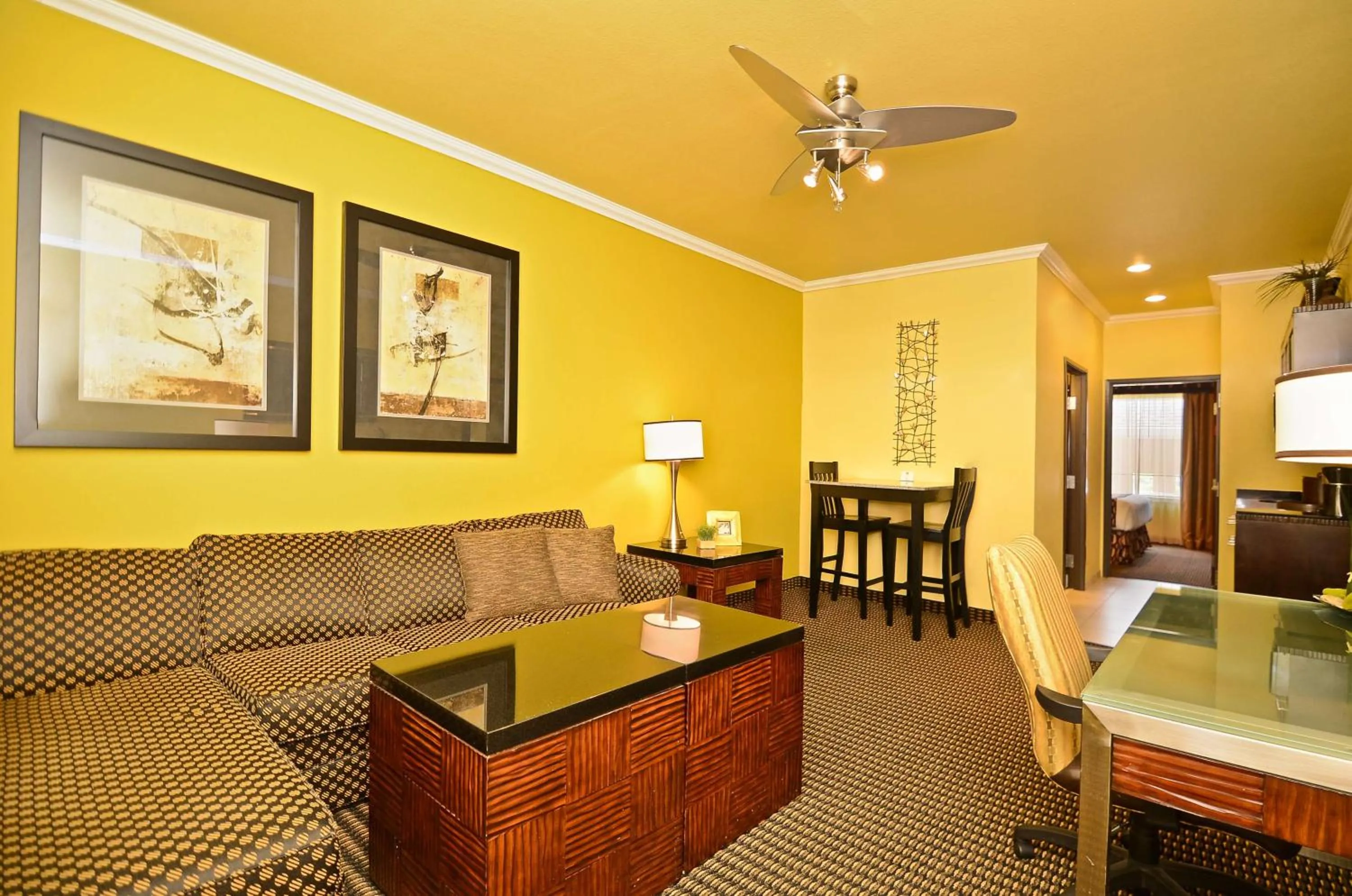 Photo of the whole room in Best Western Plus Christopher Inn & Suites